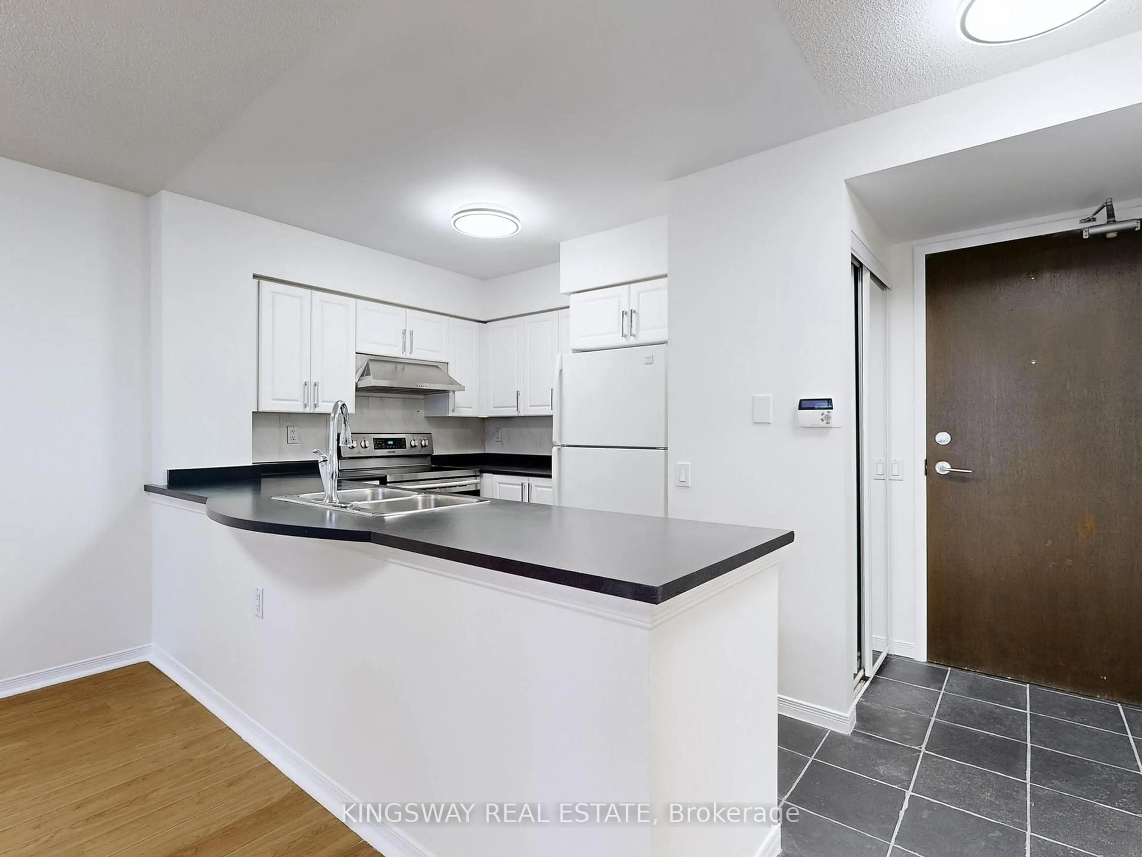 Standard kitchen, unknown for 388 Bloor St #1607, Toronto Ontario M4W 3W9