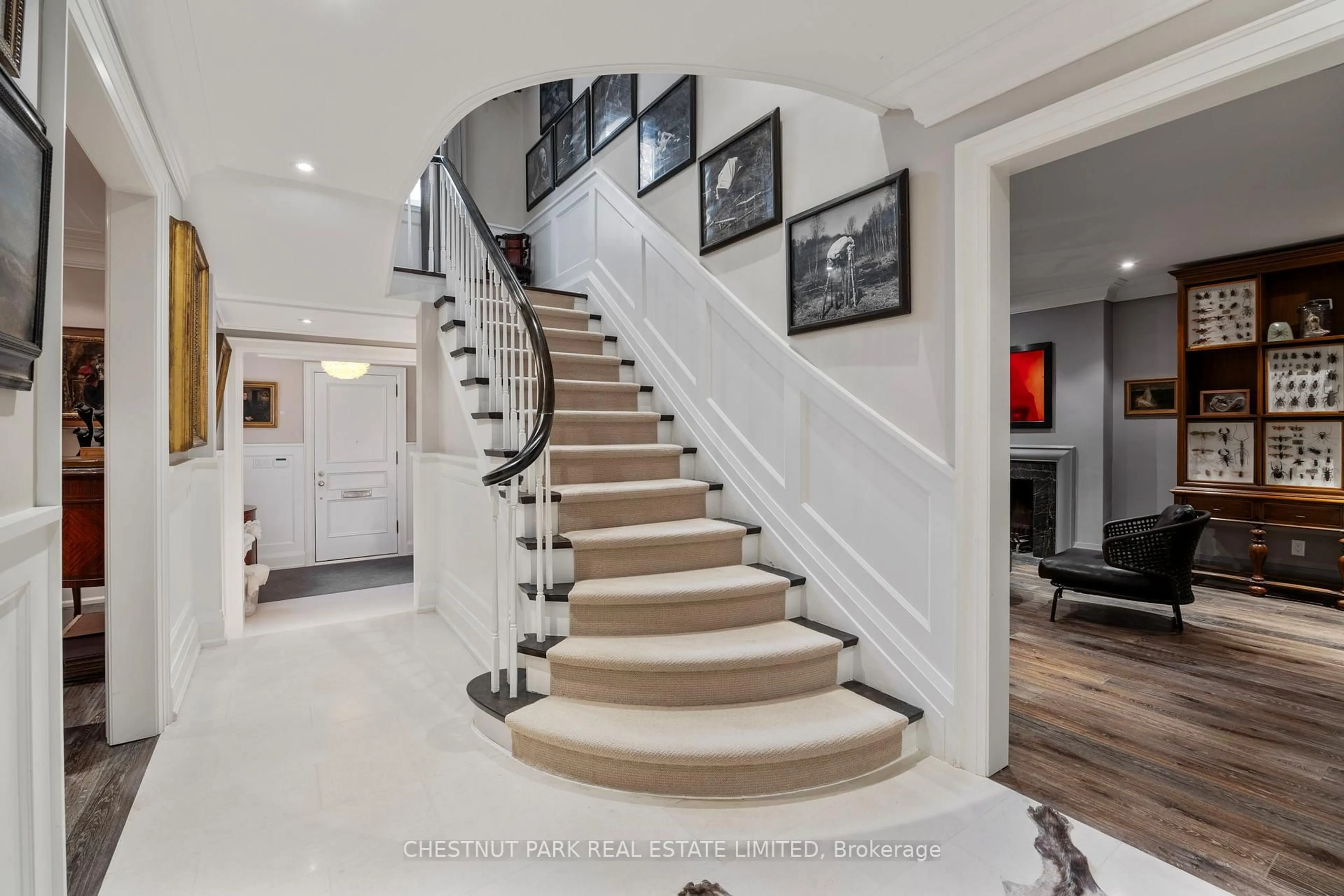 Stairs for 230 Strathallan Wood, Toronto Ontario M5N 1T4