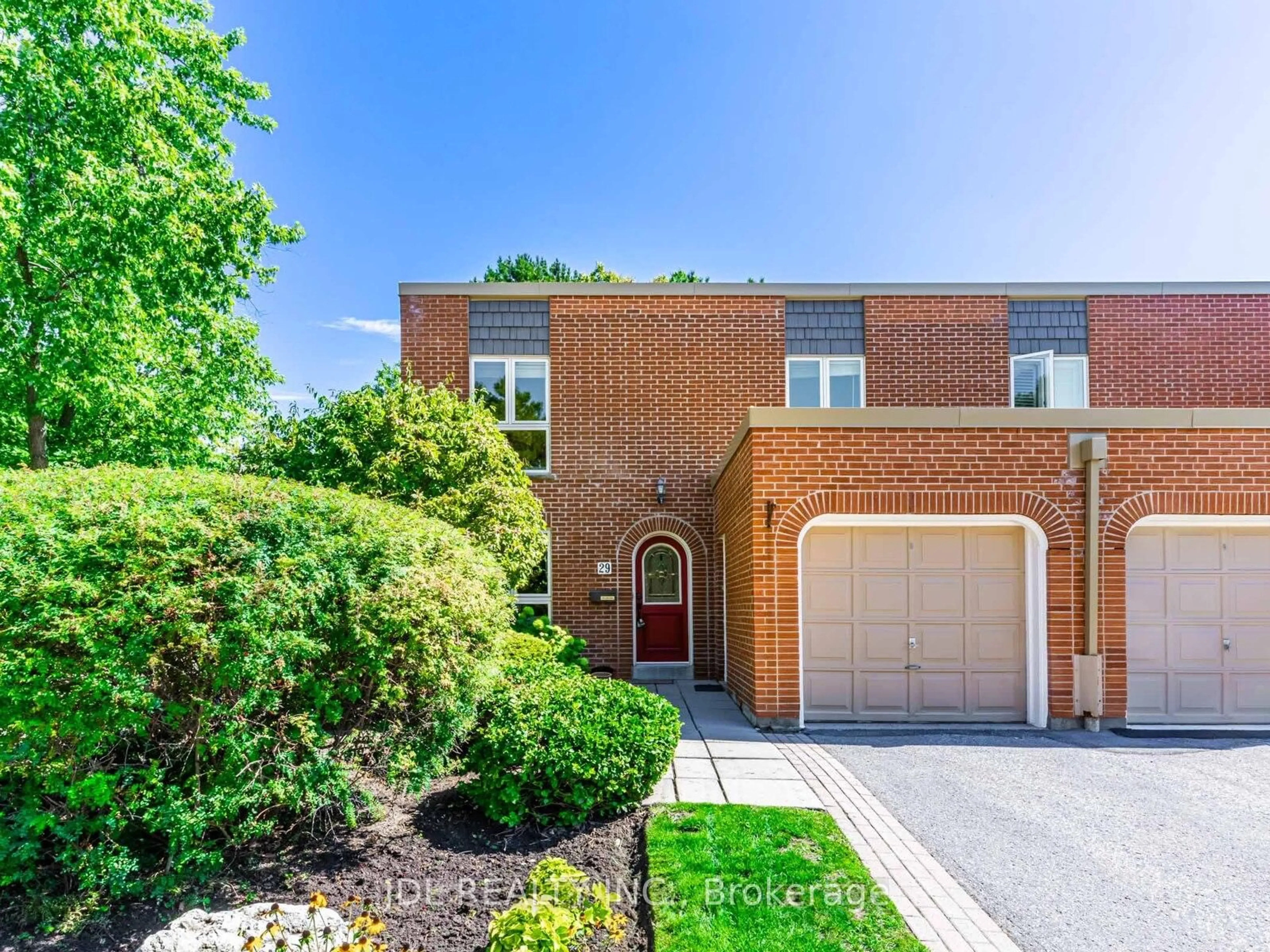 Home with brick exterior material, street for 29 Scenic Mill Way #217, Toronto Ontario M2L 1S4