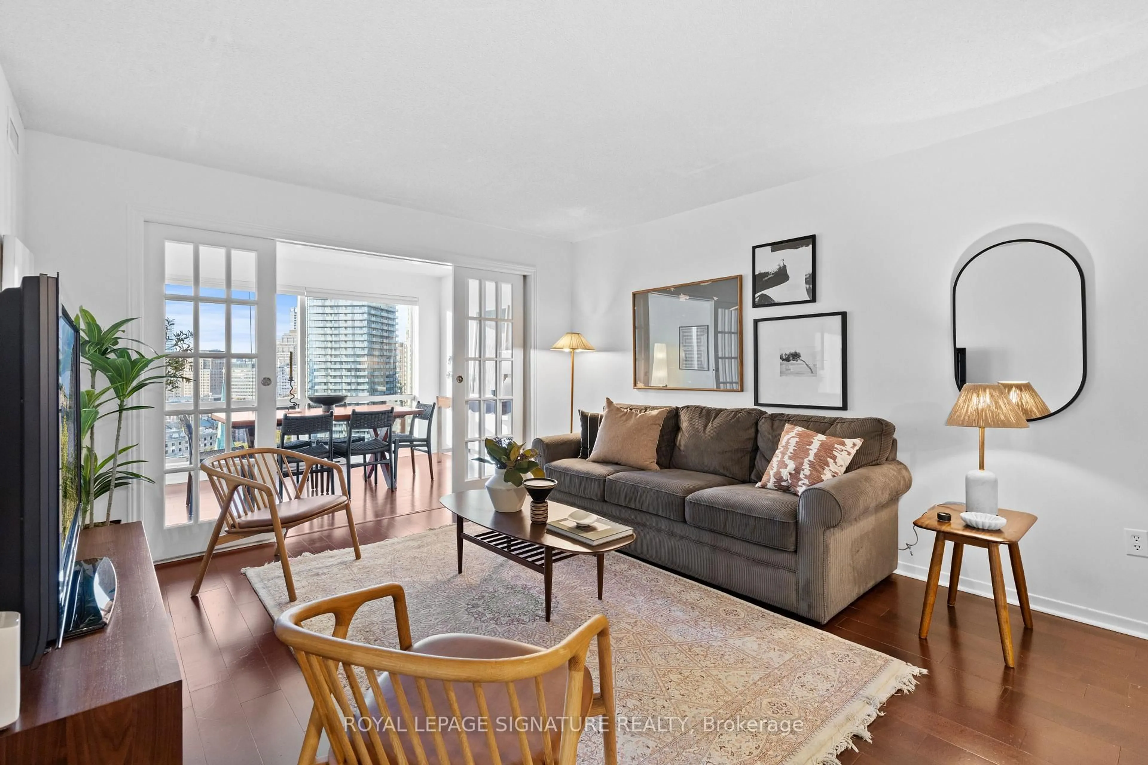 Living room with furniture, unknown for 1001 Bay St #1815, Toronto Ontario M5S 3A6