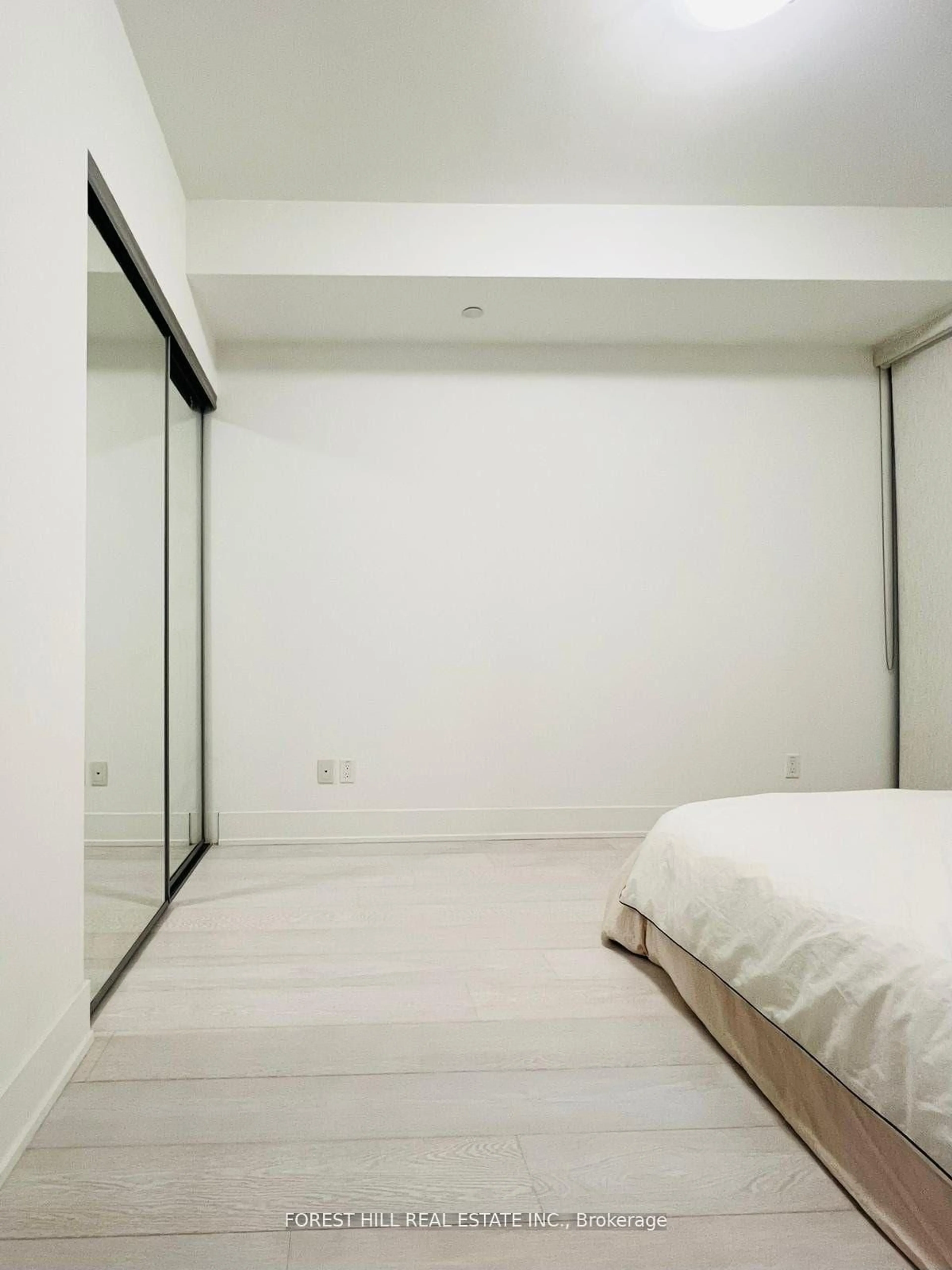 A pic of a room for 200 Bloor St #1708, Toronto Ontario M5S 1T8