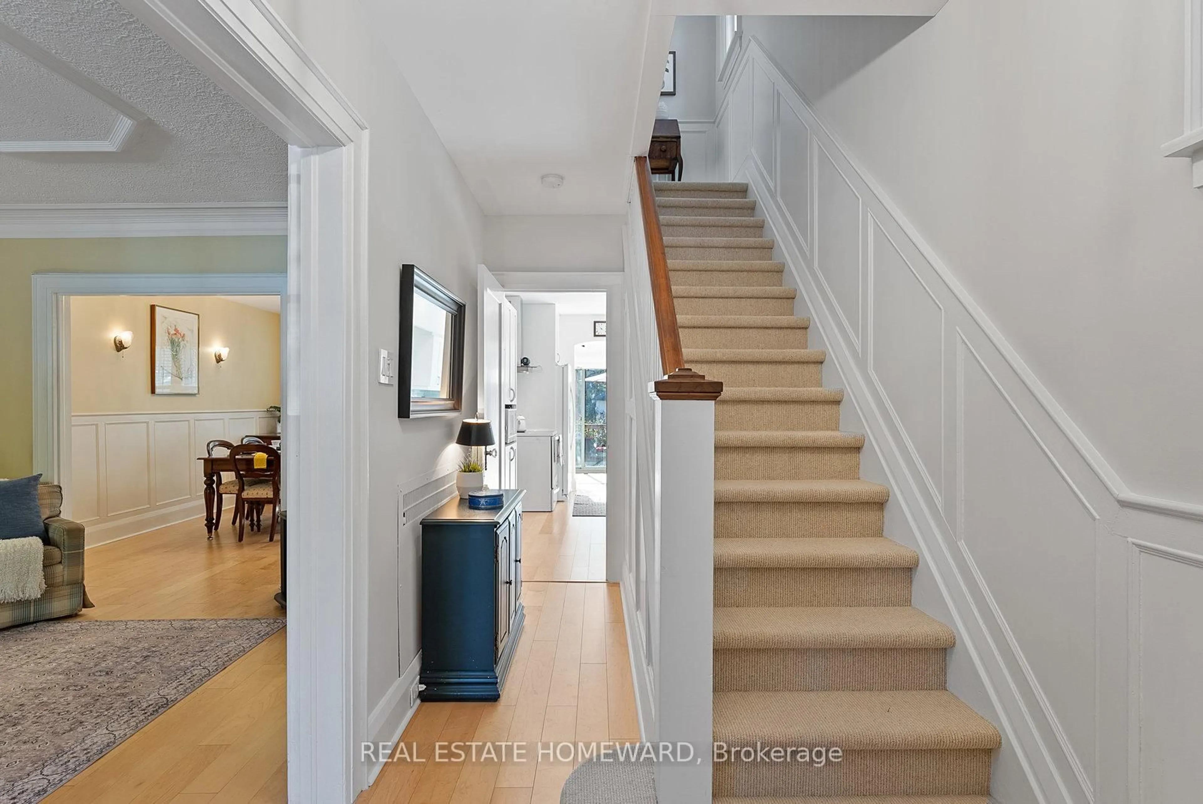 Unknown for 287 St Germain Ave, Toronto Ontario M5M 1W4