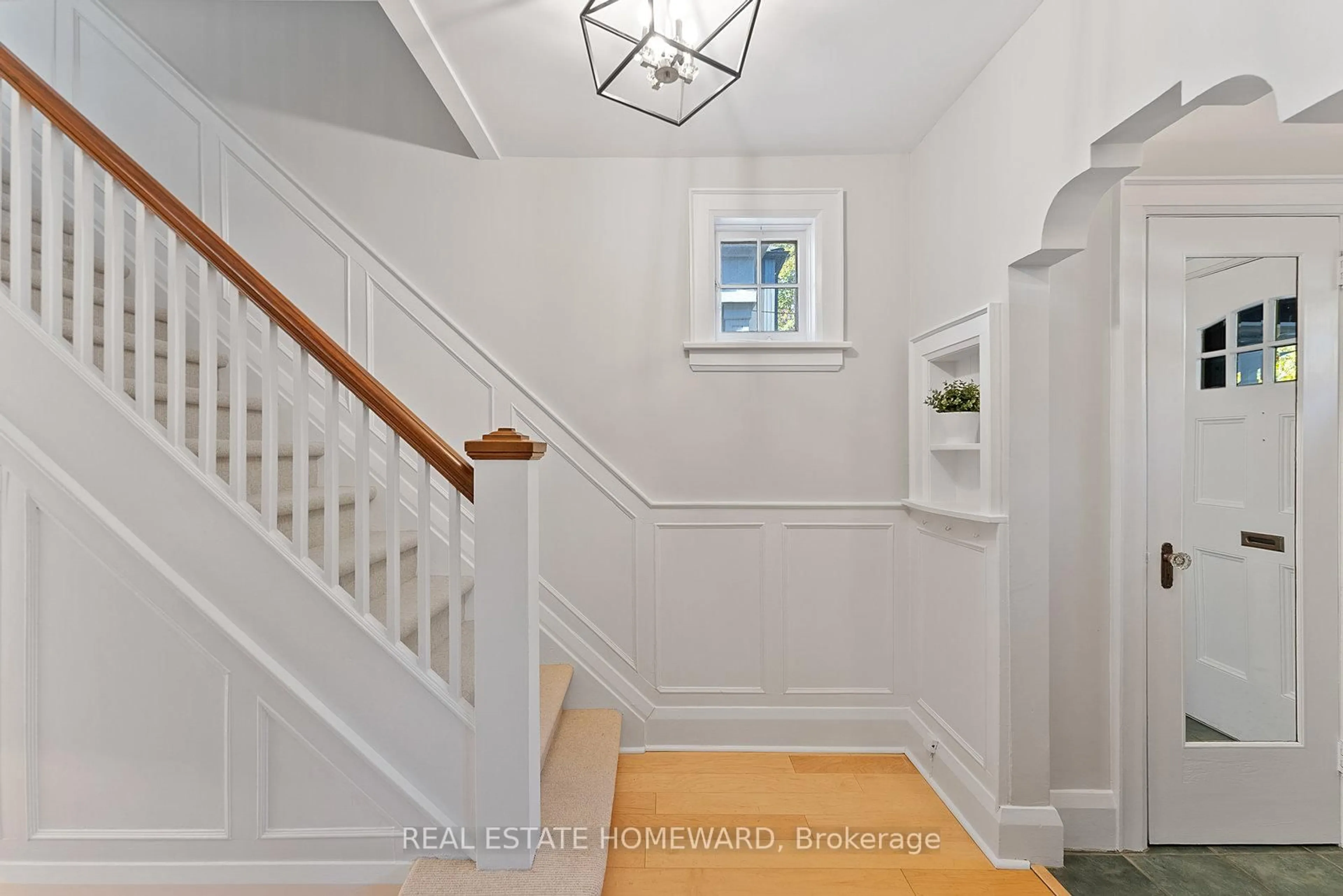 Unknown for 287 St Germain Ave, Toronto Ontario M5M 1W4