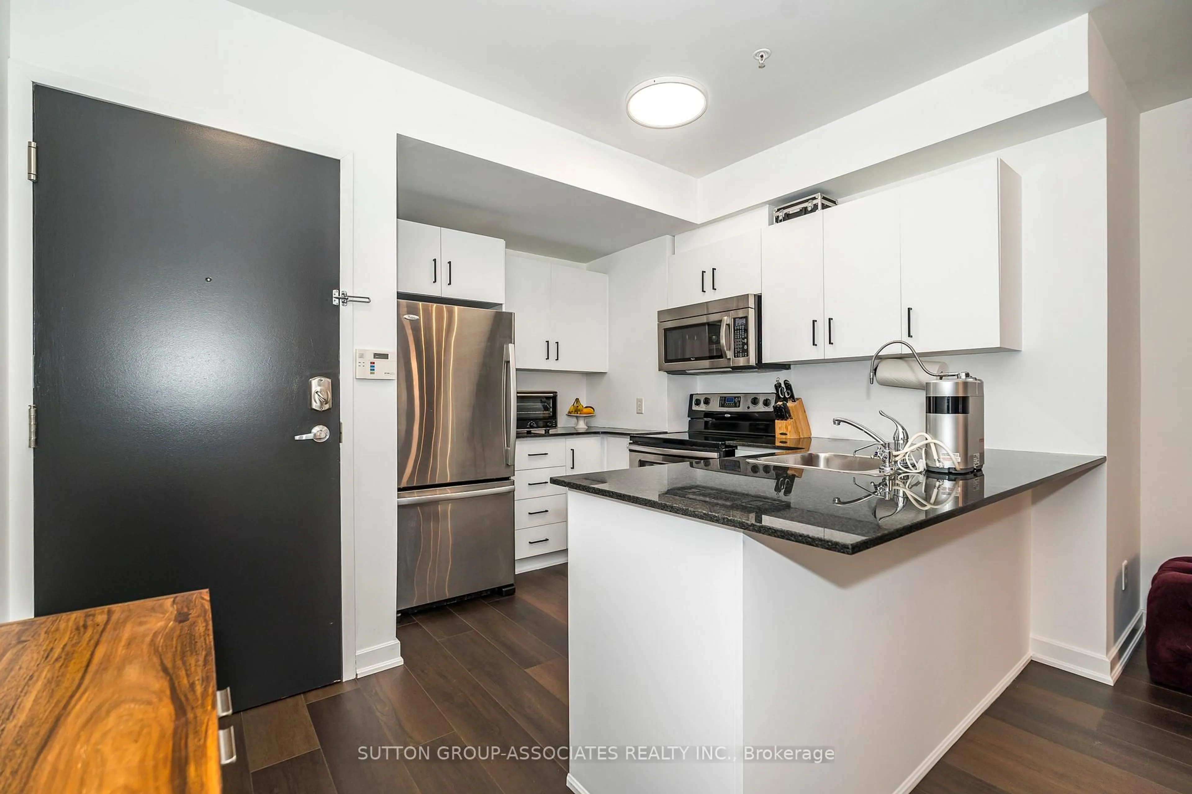 Open concept kitchen, unknown for 539 Jarvis St #PH7, Toronto Ontario M4Y 2H7