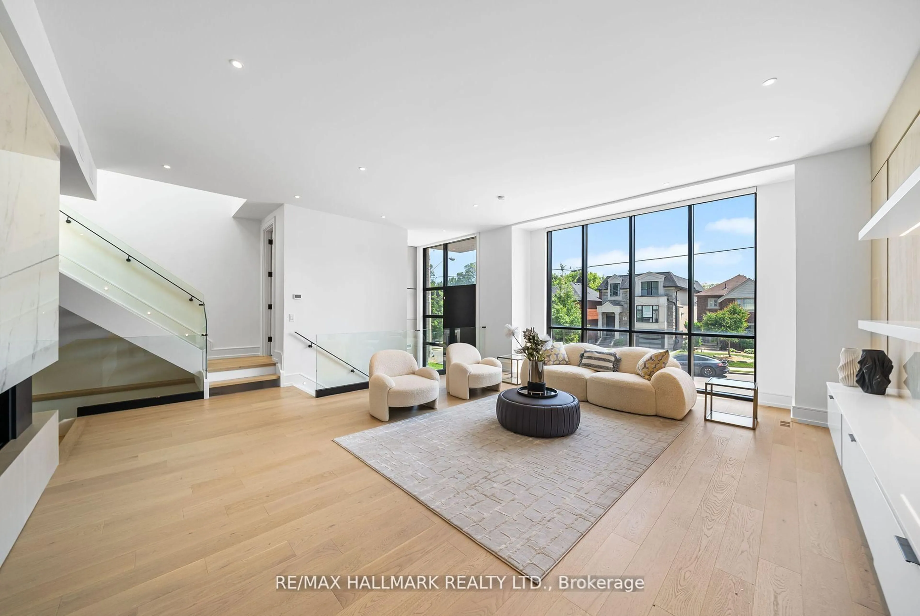 Unknown for 22 Divadale Dr, Toronto Ontario M4G 2N9