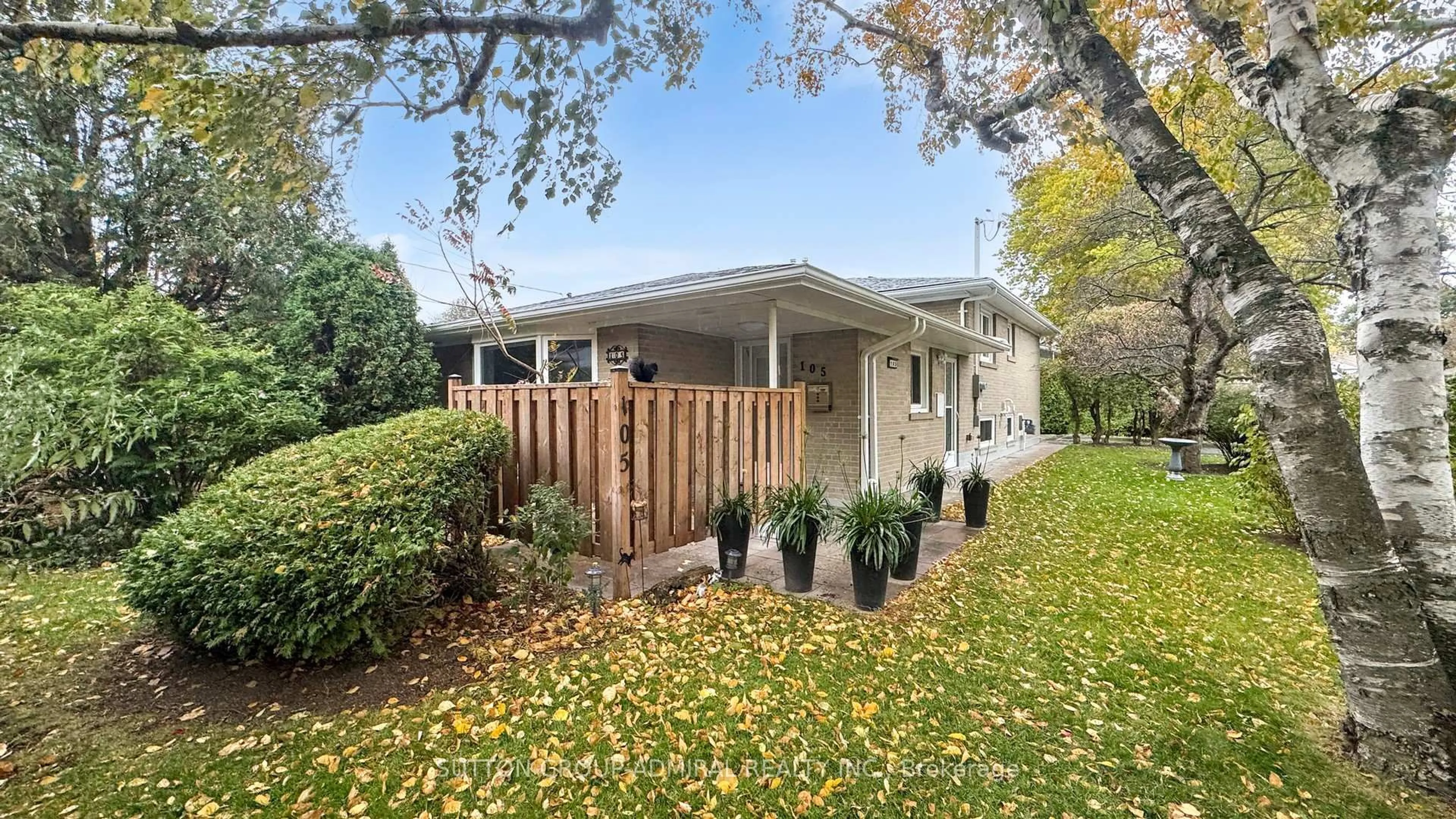 Home with vinyl exterior material, street for 105 Baltray Cres, Toronto Ontario M3A 2H5