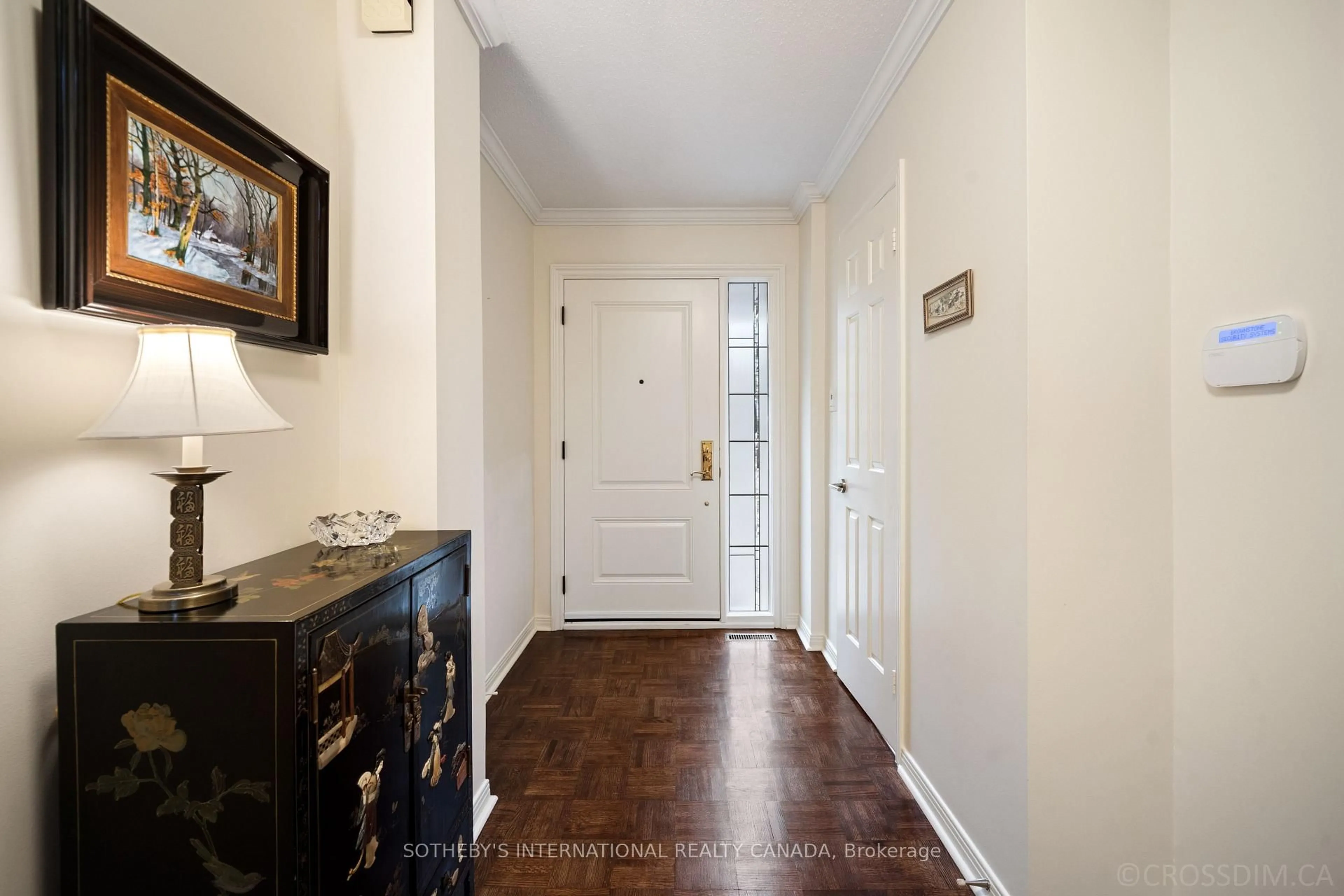 Indoor entryway for 37 Sylvan Valleyway, Toronto Ontario M5M 4M4
