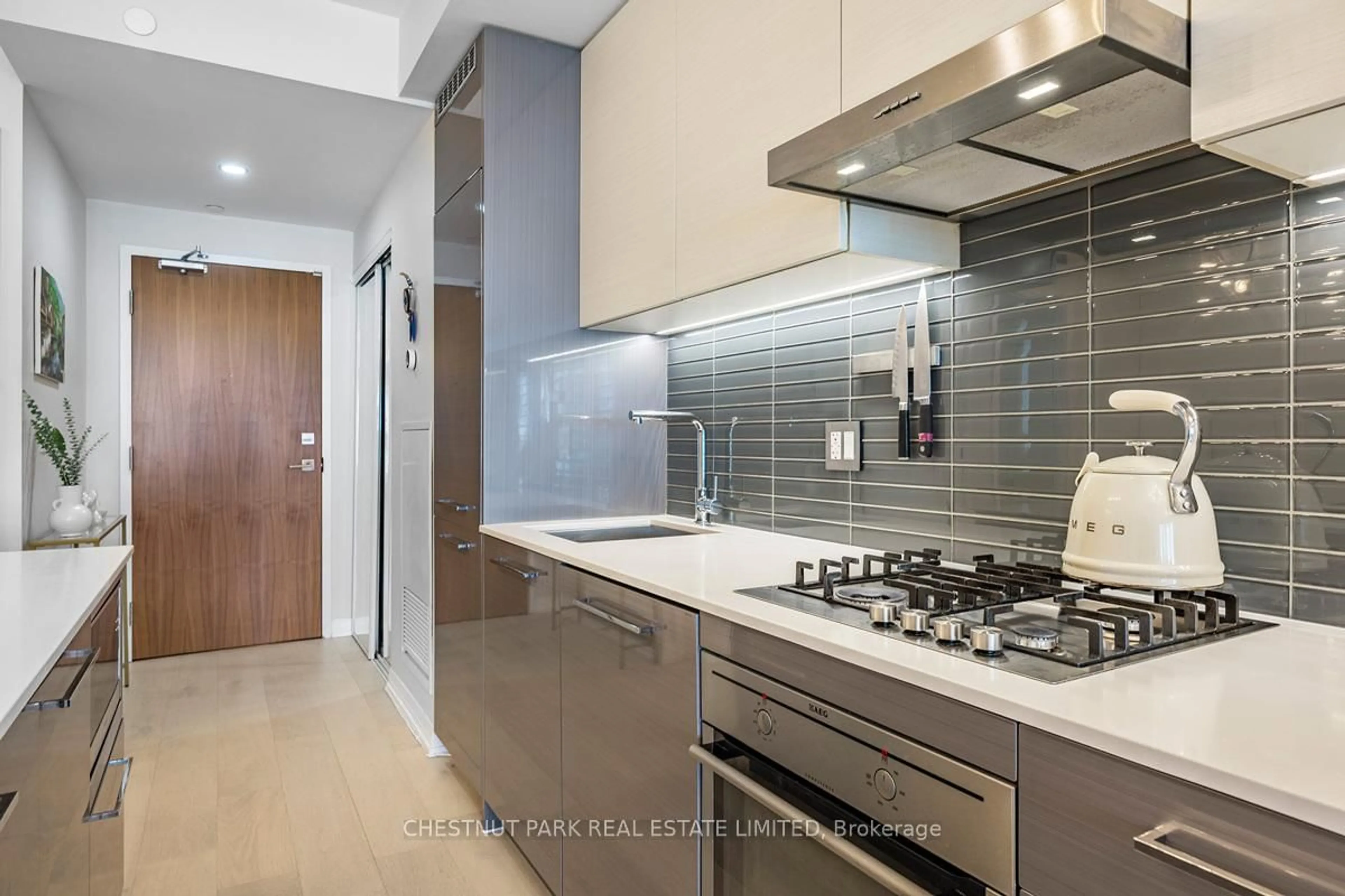 Standard kitchen, ceramic/tile floor for 835 St. Clair Ave #304, Toronto Ontario M6C 0A8