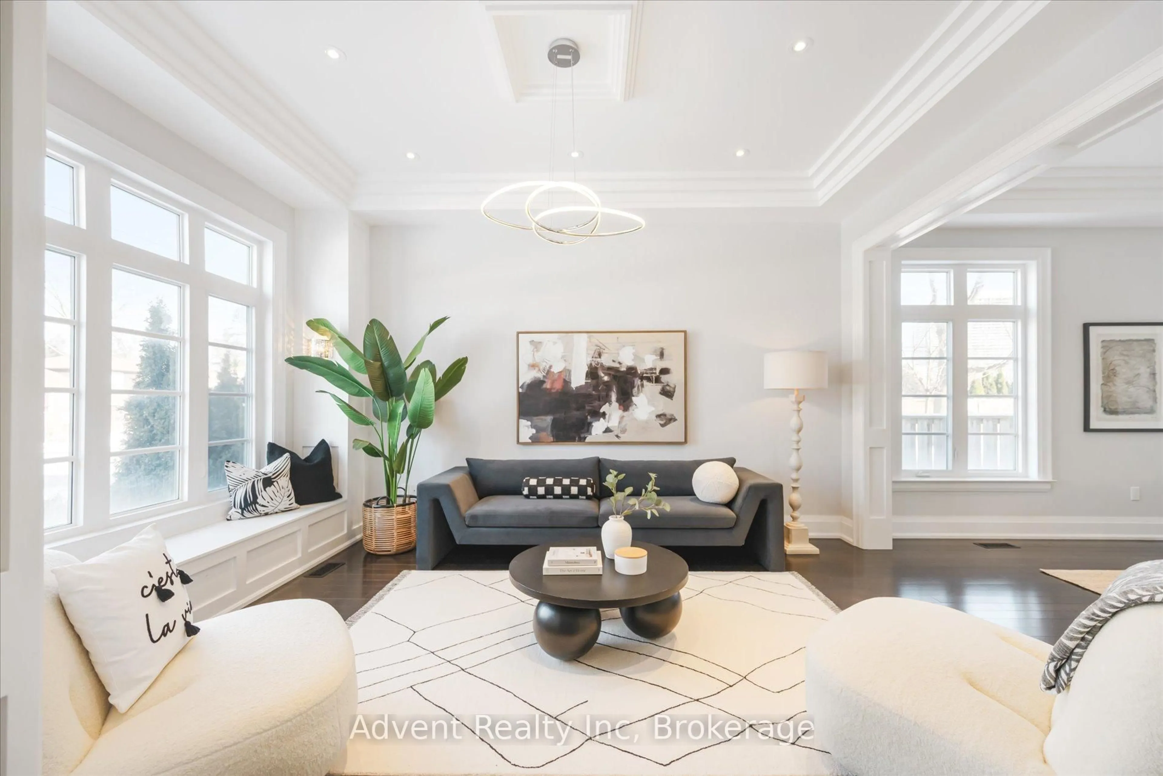 Living room with furniture, unknown for 141 Connaught Ave, Toronto Ontario M2M 1H3