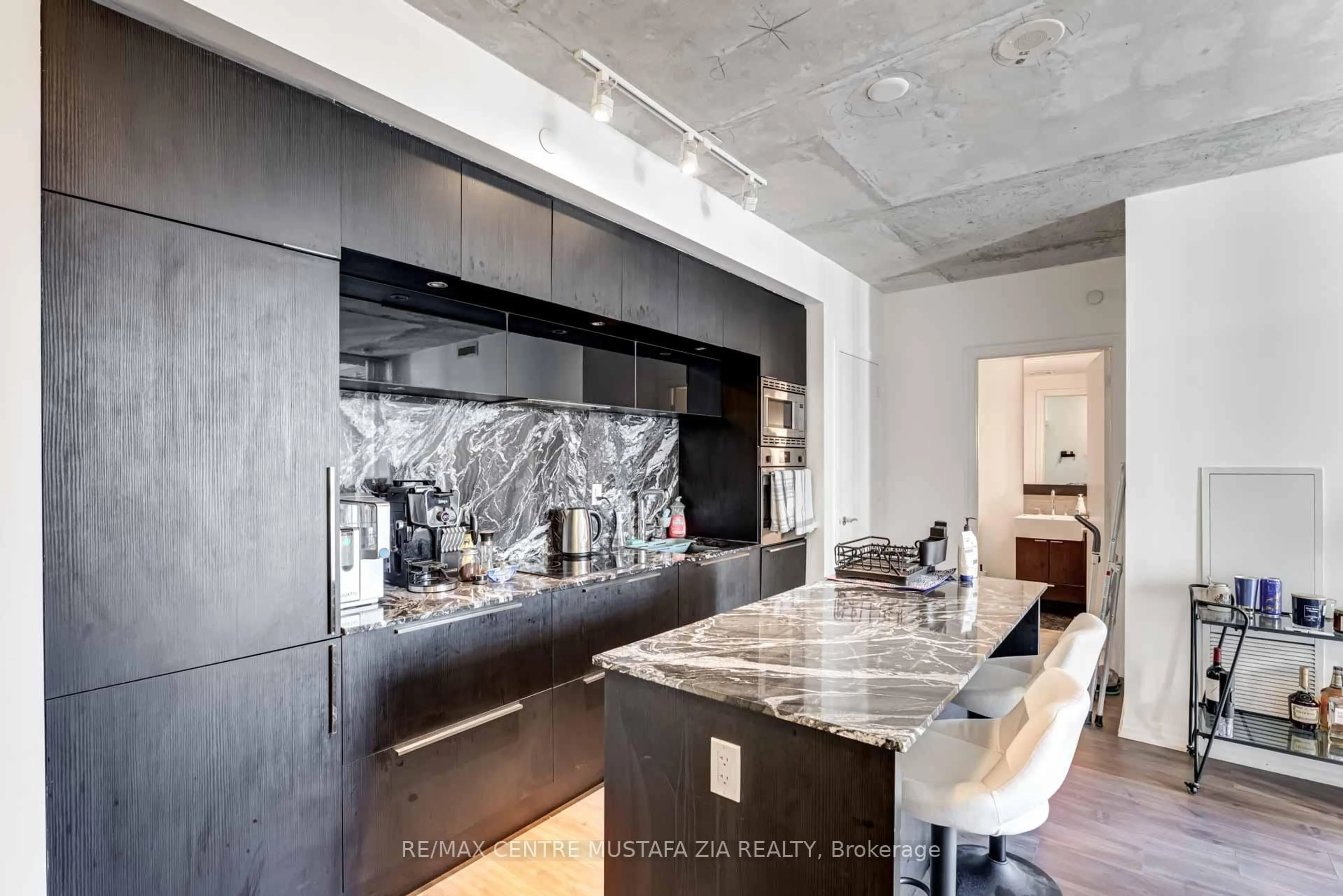 Contemporary kitchen, ceramic/tile floor for 88 Blue Jays Way #2501, Toronto Ontario M5V 2G3