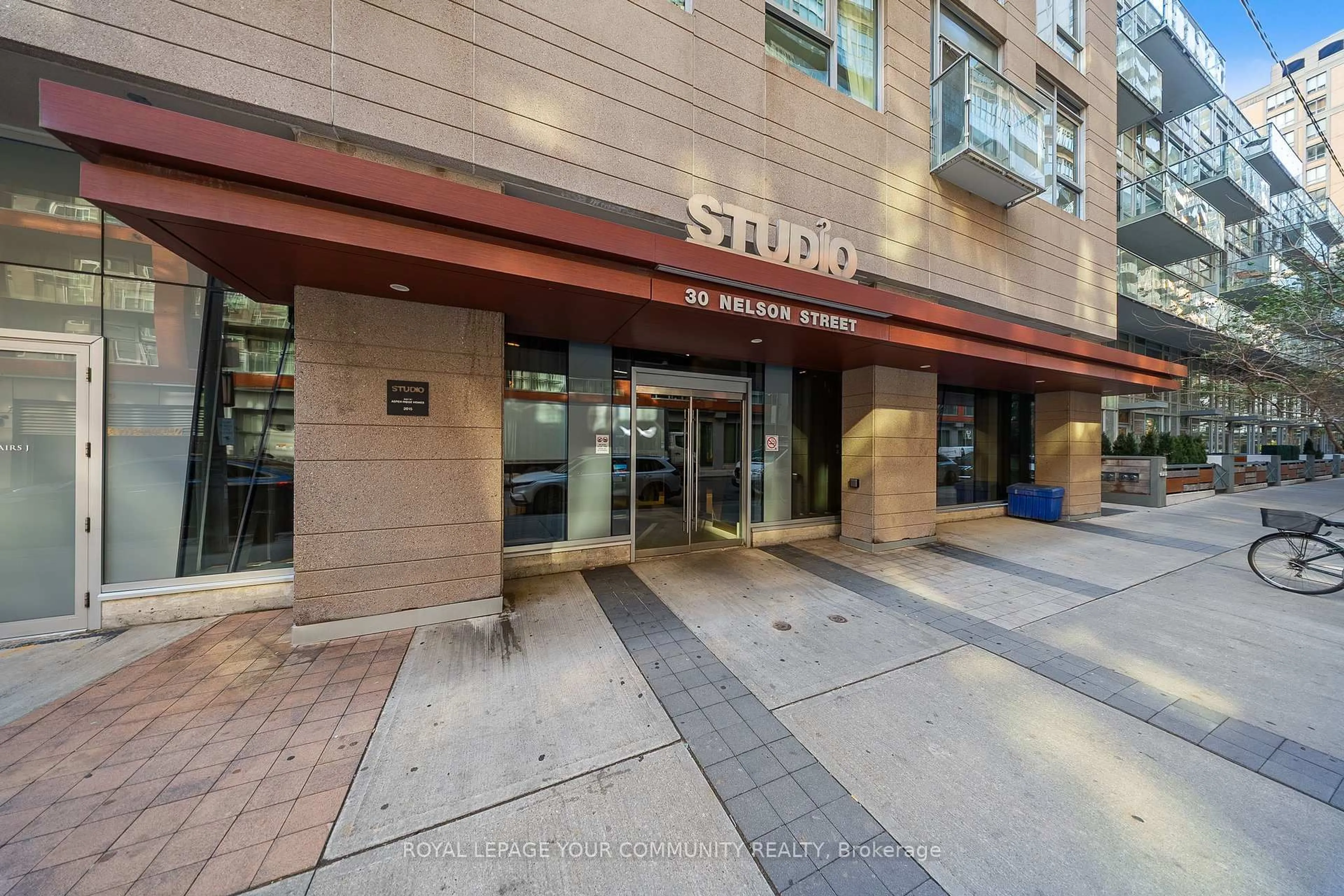 Unknown for 30 Nelson St #1602, Toronto Ontario M5V 0H5