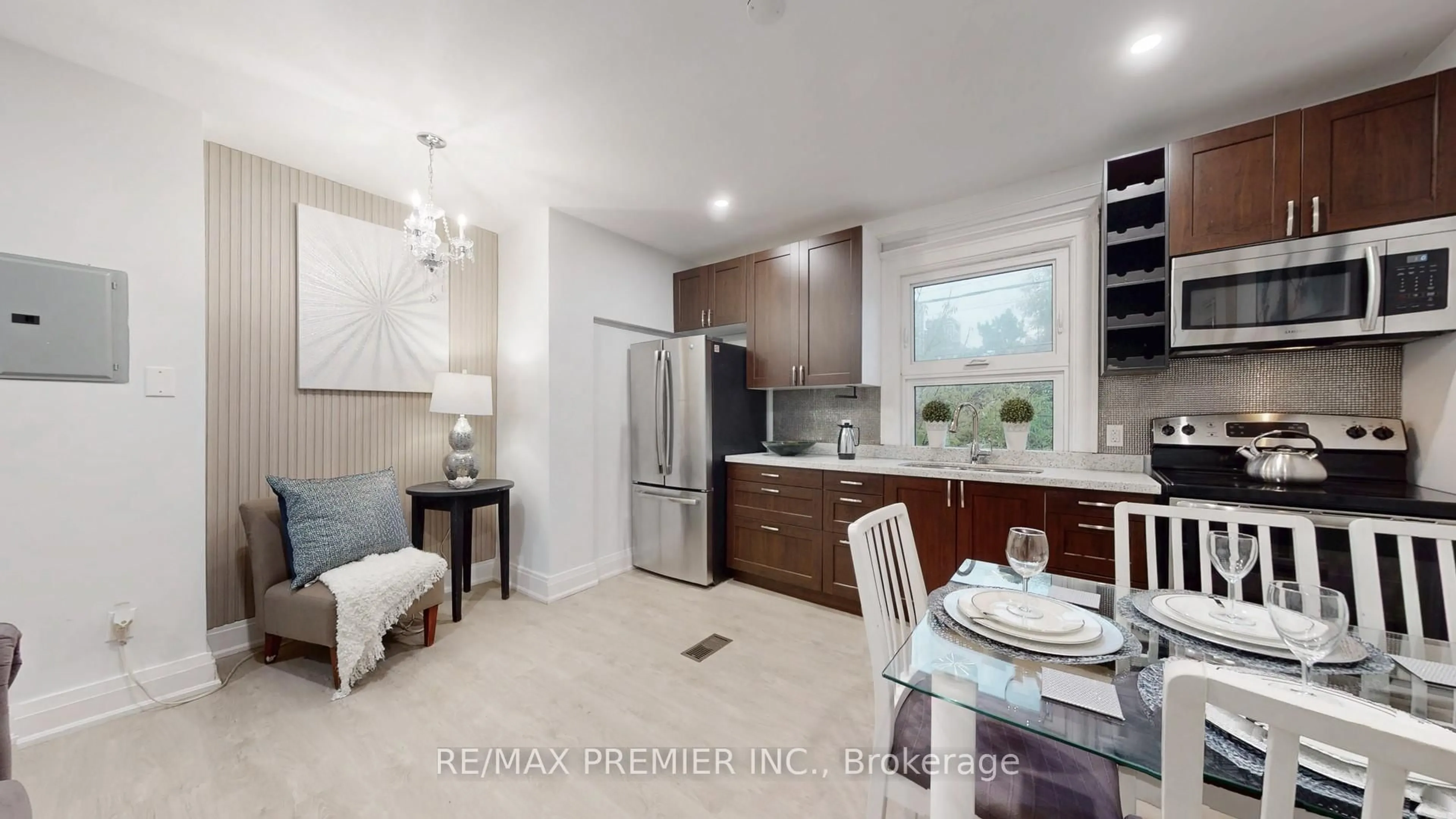 Open concept kitchen, ceramic/tile floor for 454 Gerrard St, Toronto Ontario M5A 2H2