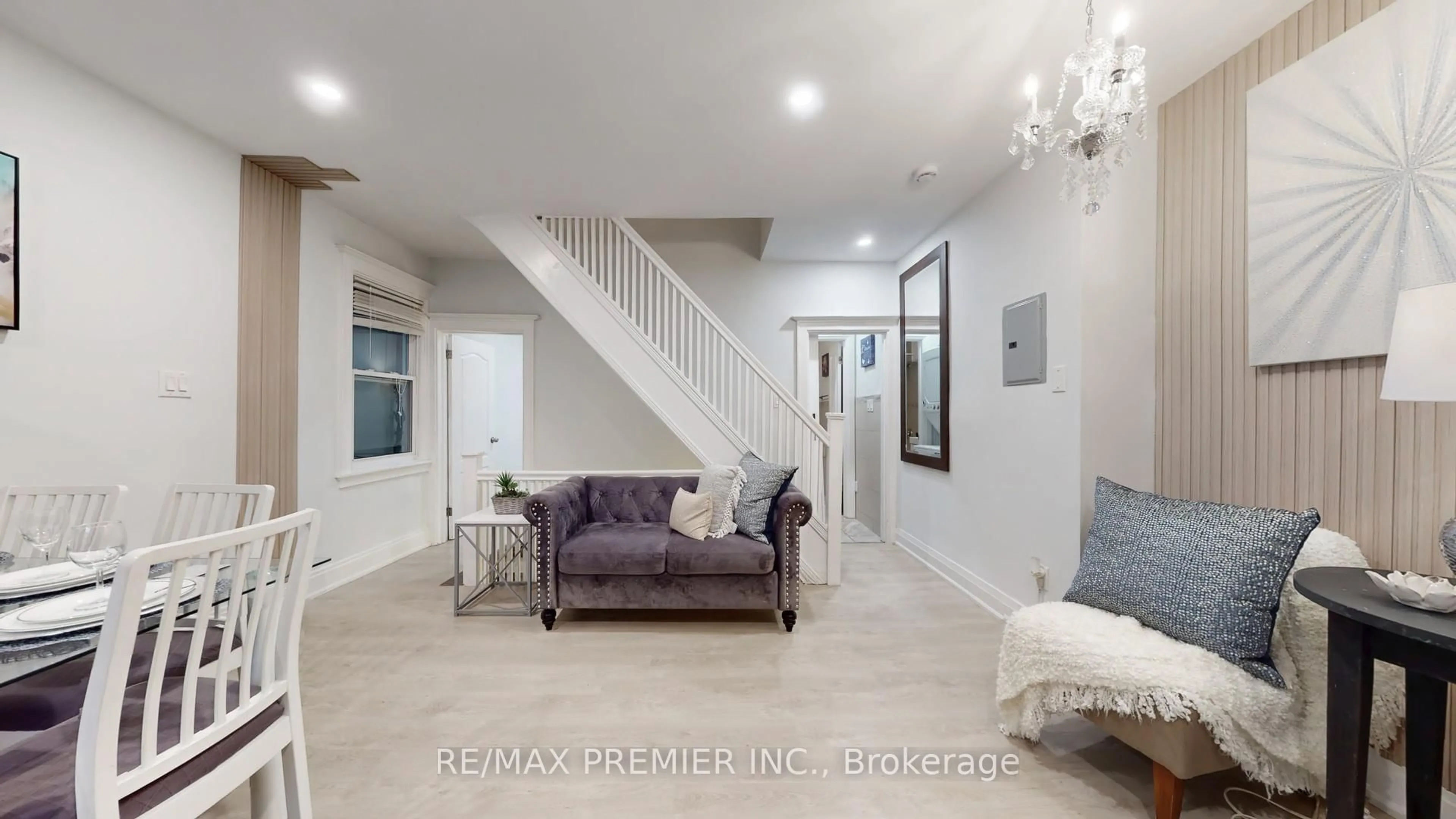 Living room with furniture, ceramic/tile floor for 454 Gerrard St, Toronto Ontario M5A 2H2