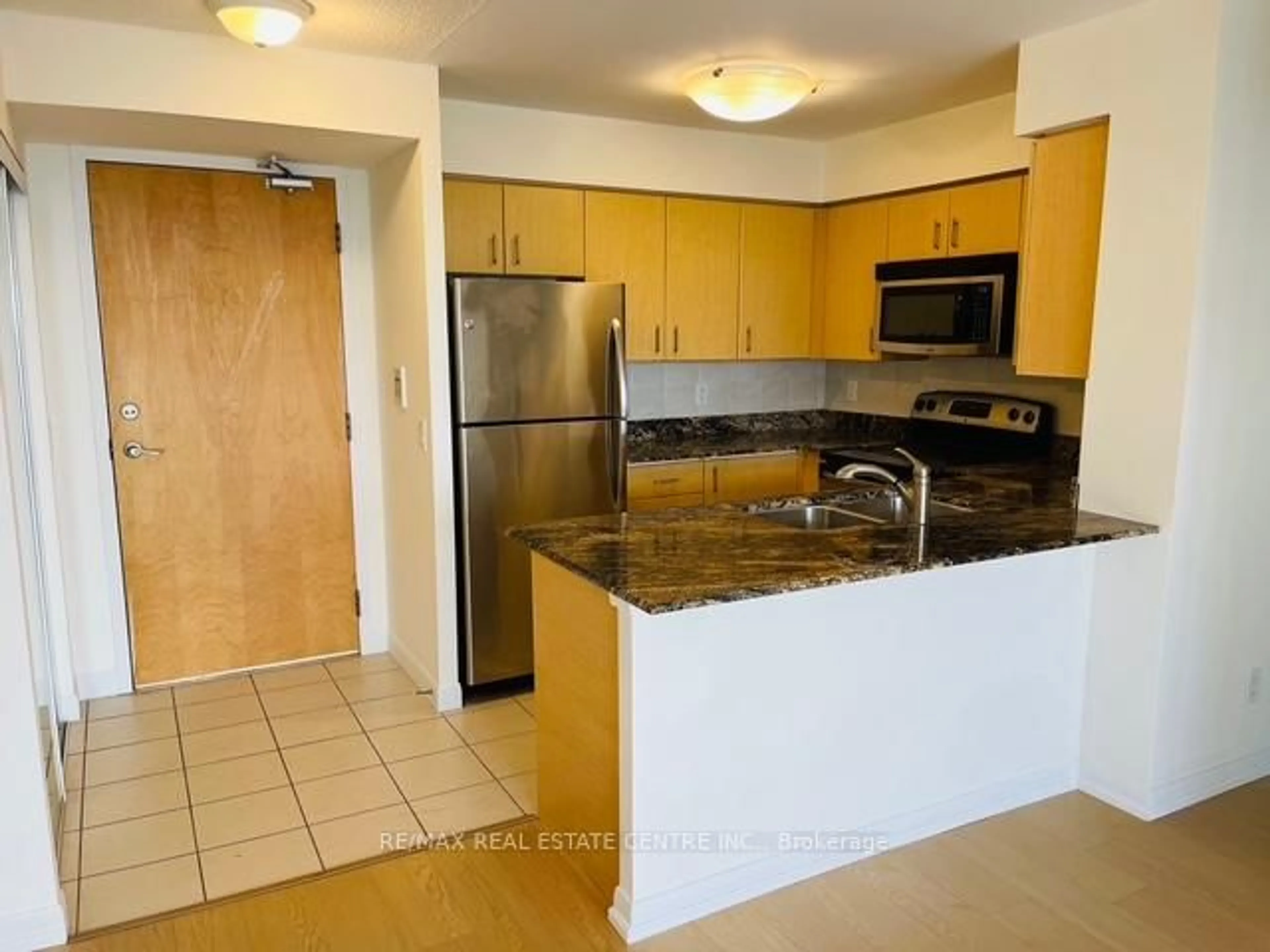 Standard kitchen, unknown for 4968 Yonge St #3303, Toronto Ontario M2N 7G9