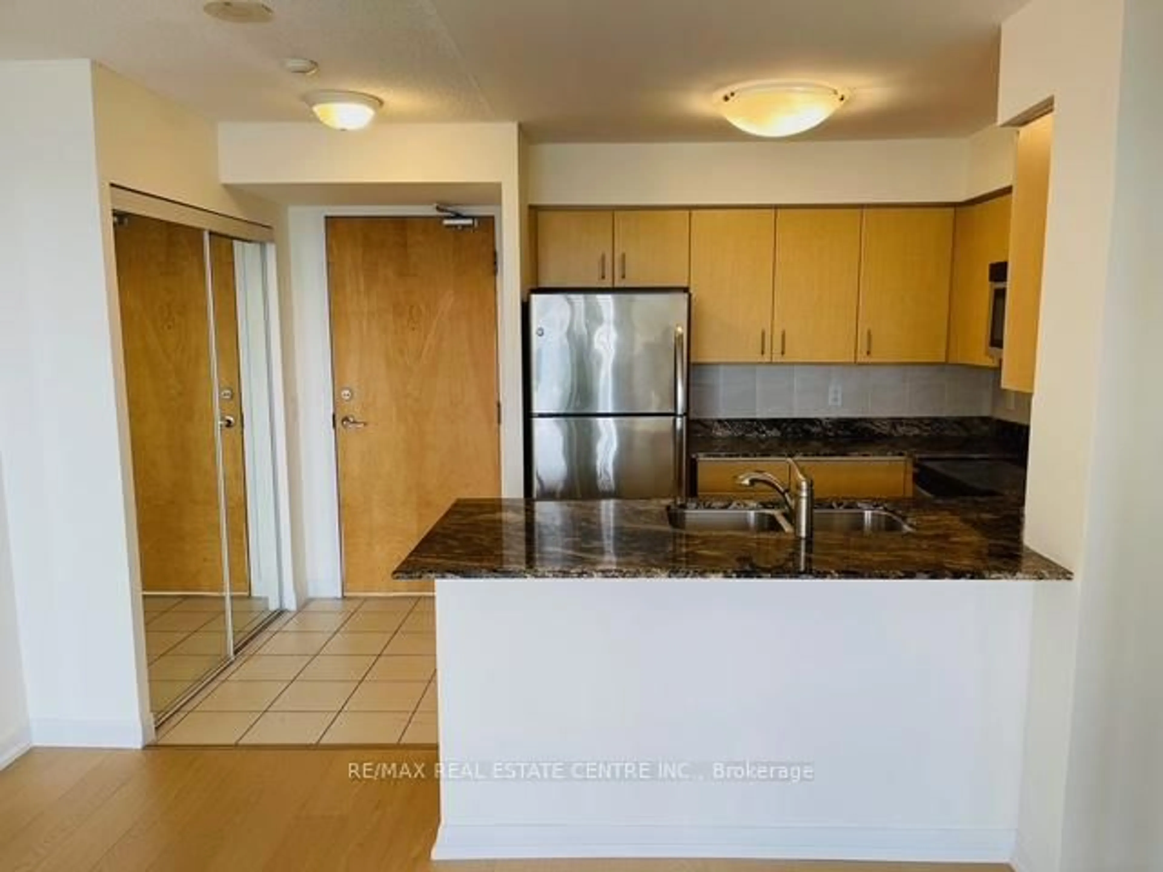 Standard kitchen, unknown for 4968 Yonge St #3303, Toronto Ontario M2N 7G9