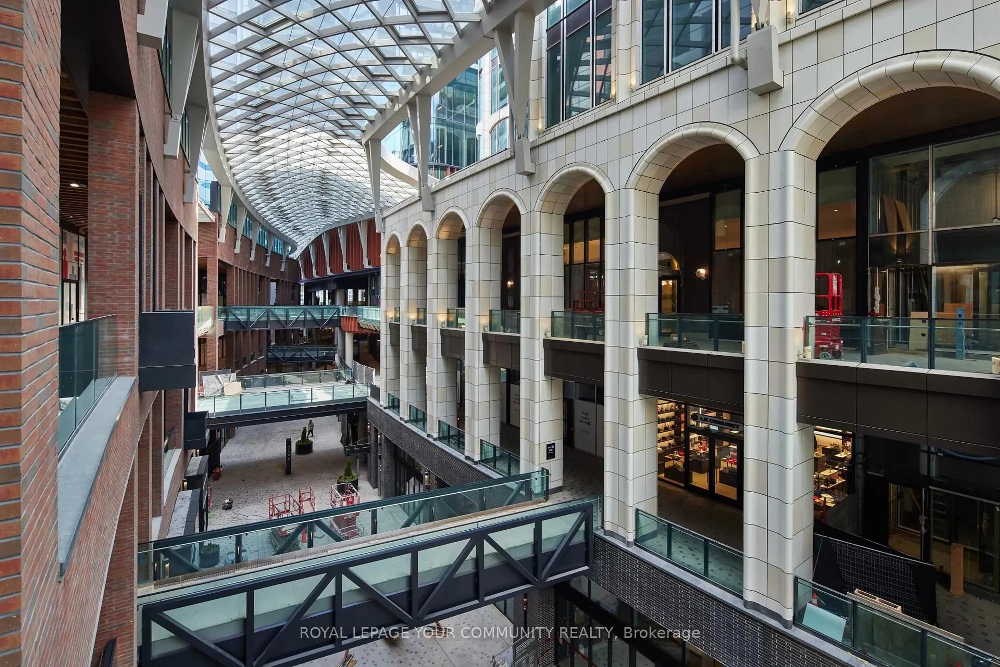 Indoor foyer for 480 Front St #501, Toronto Ontario M5V 0V5