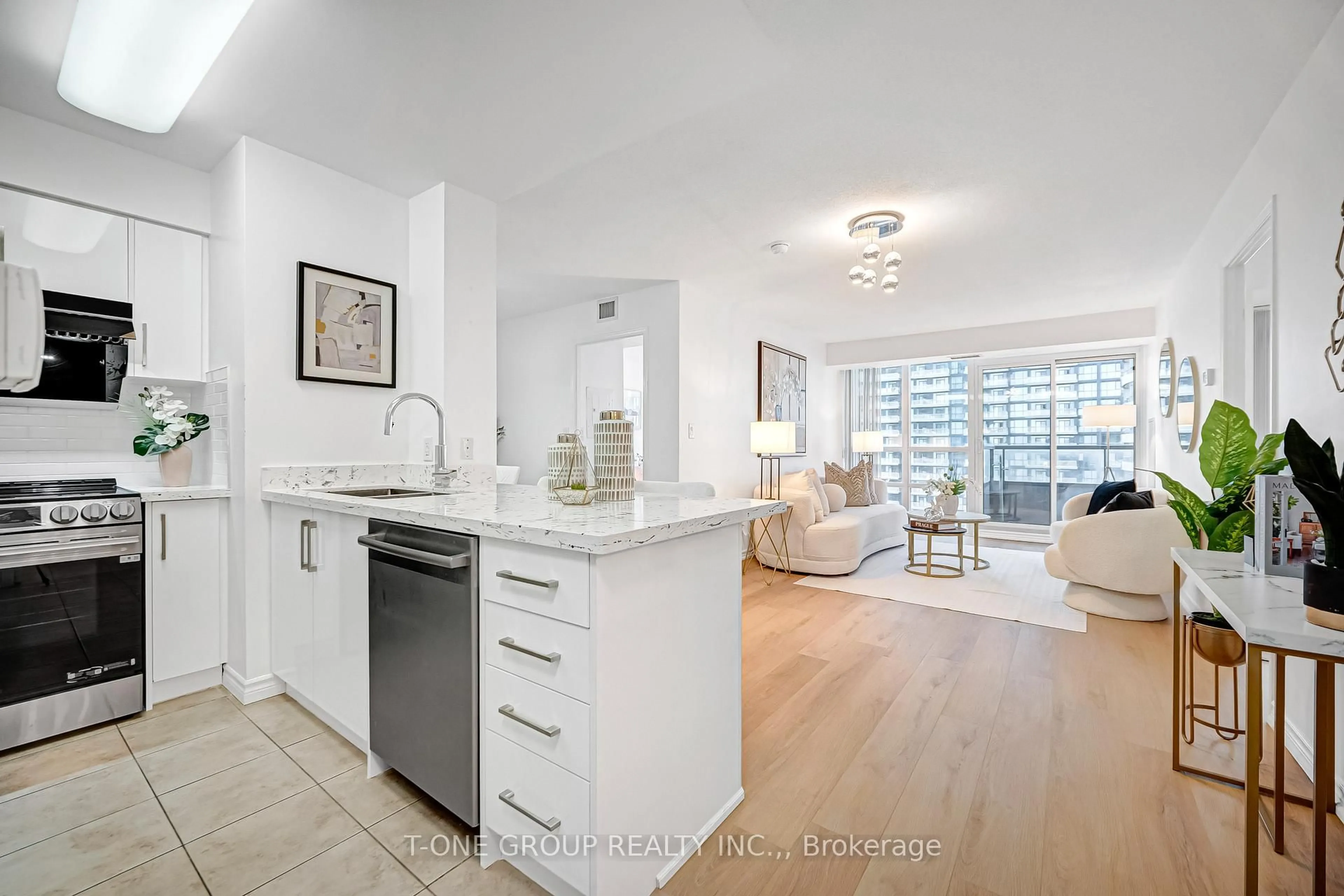 Open concept kitchen, unknown for 35 Hollywood Ave #2112, Toronto Ontario M2N 0A9