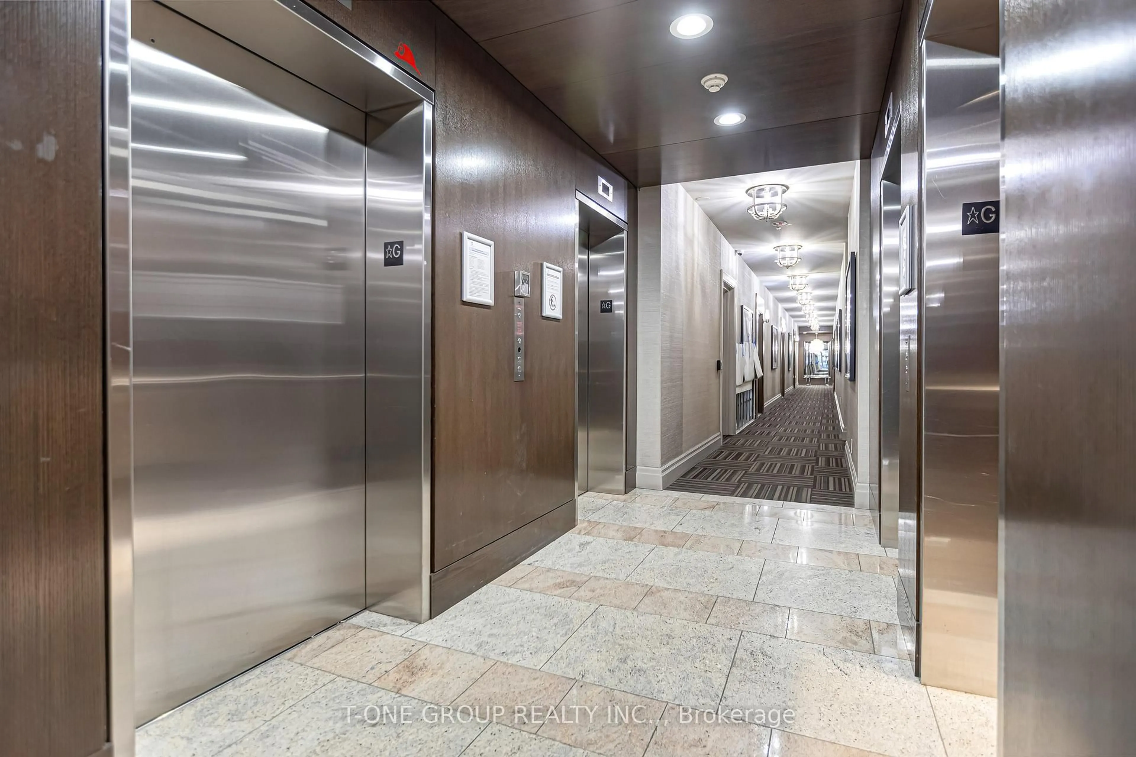 Indoor foyer for 35 Hollywood Ave #2112, Toronto Ontario M2N 0A9