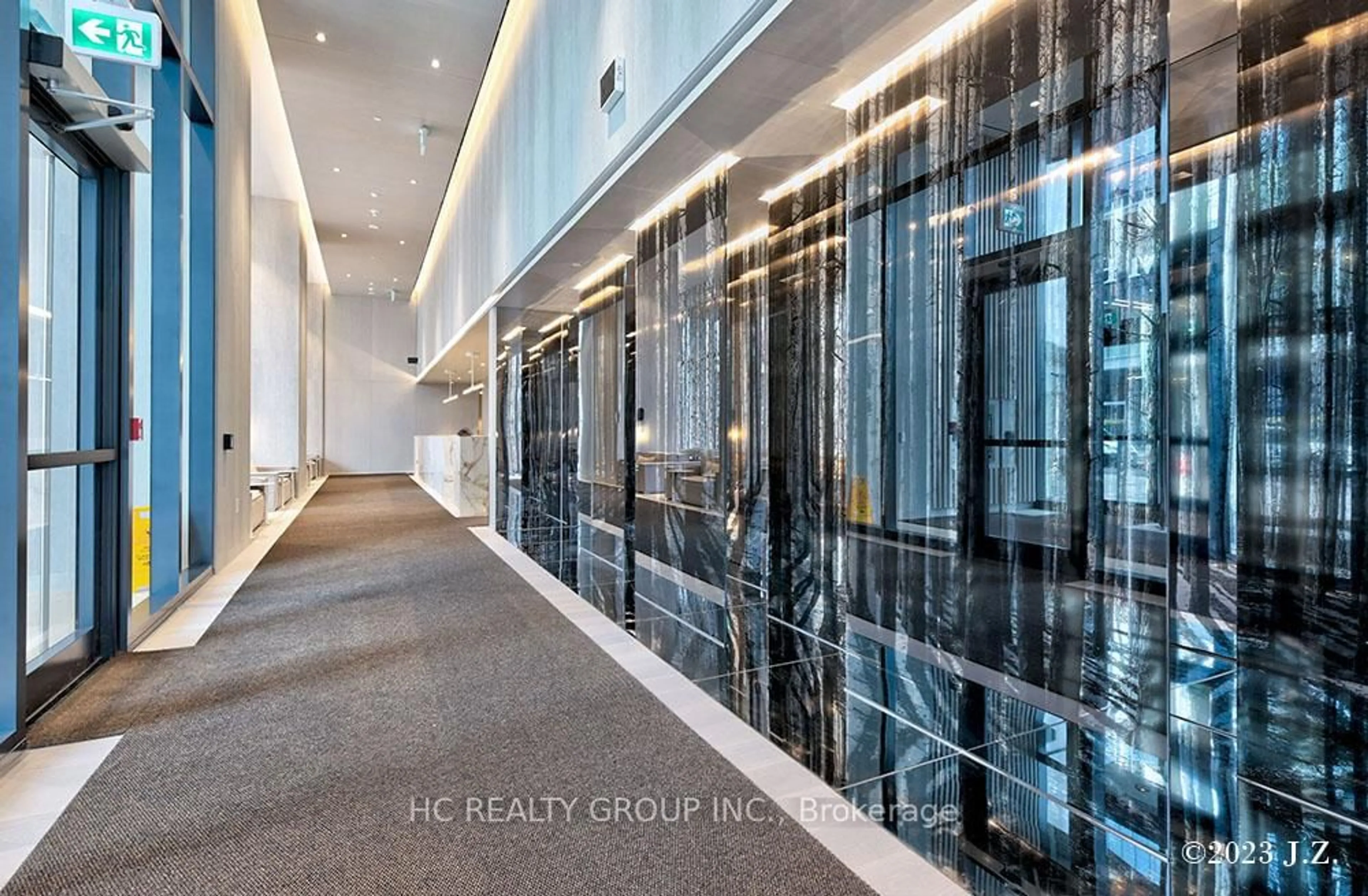 Indoor foyer for 138 Downes St #3907, Toronto Ontario M5E 0E4