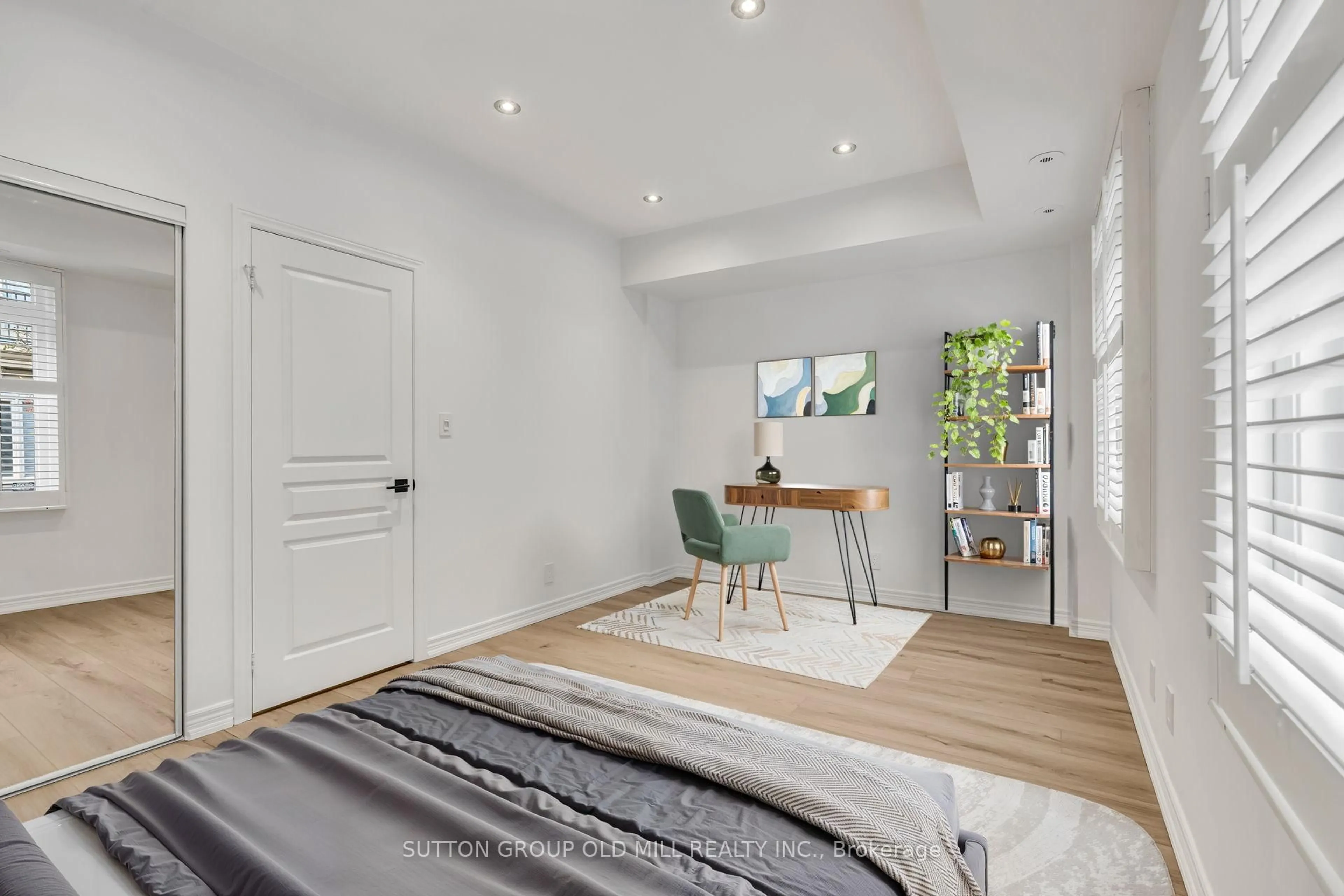 A pic of a room for 78 Carr St #29, Toronto Ontario M5T 1B7