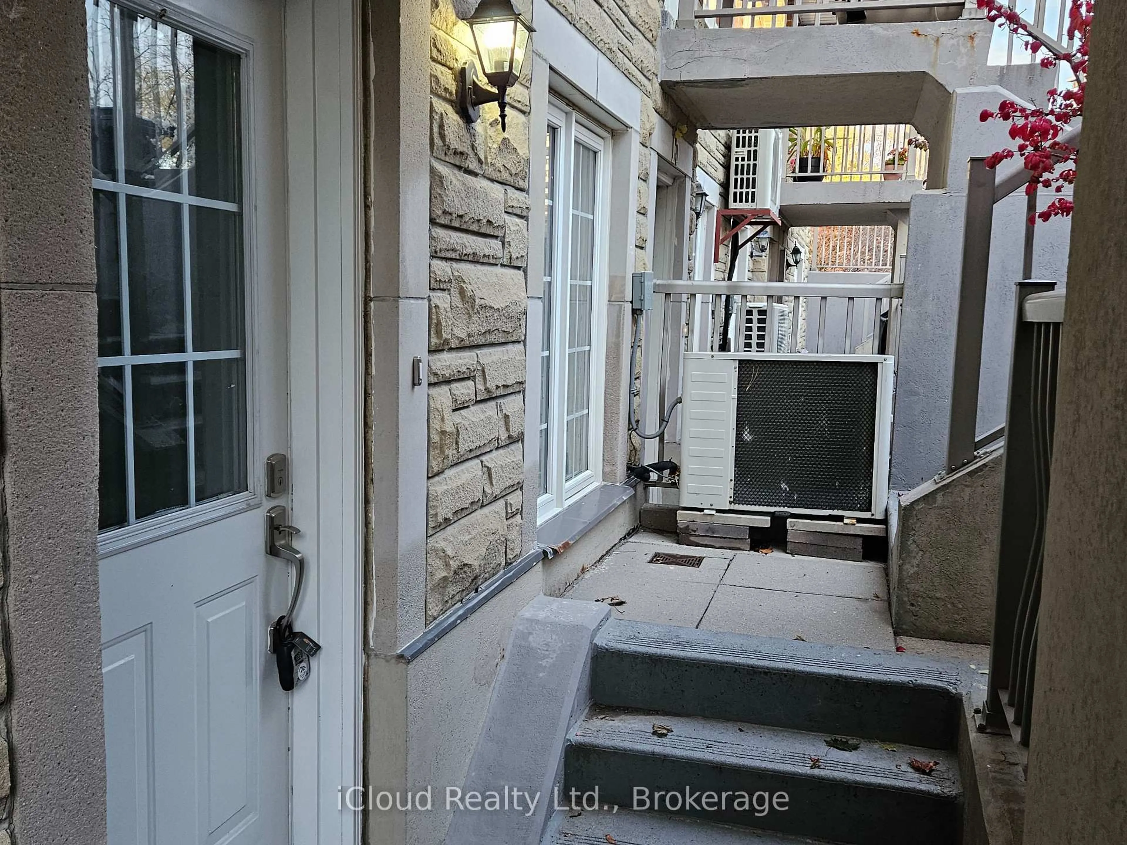 Indoor entryway for 285 Antibes Dr #11, Toronto Ontario M2R 3X9