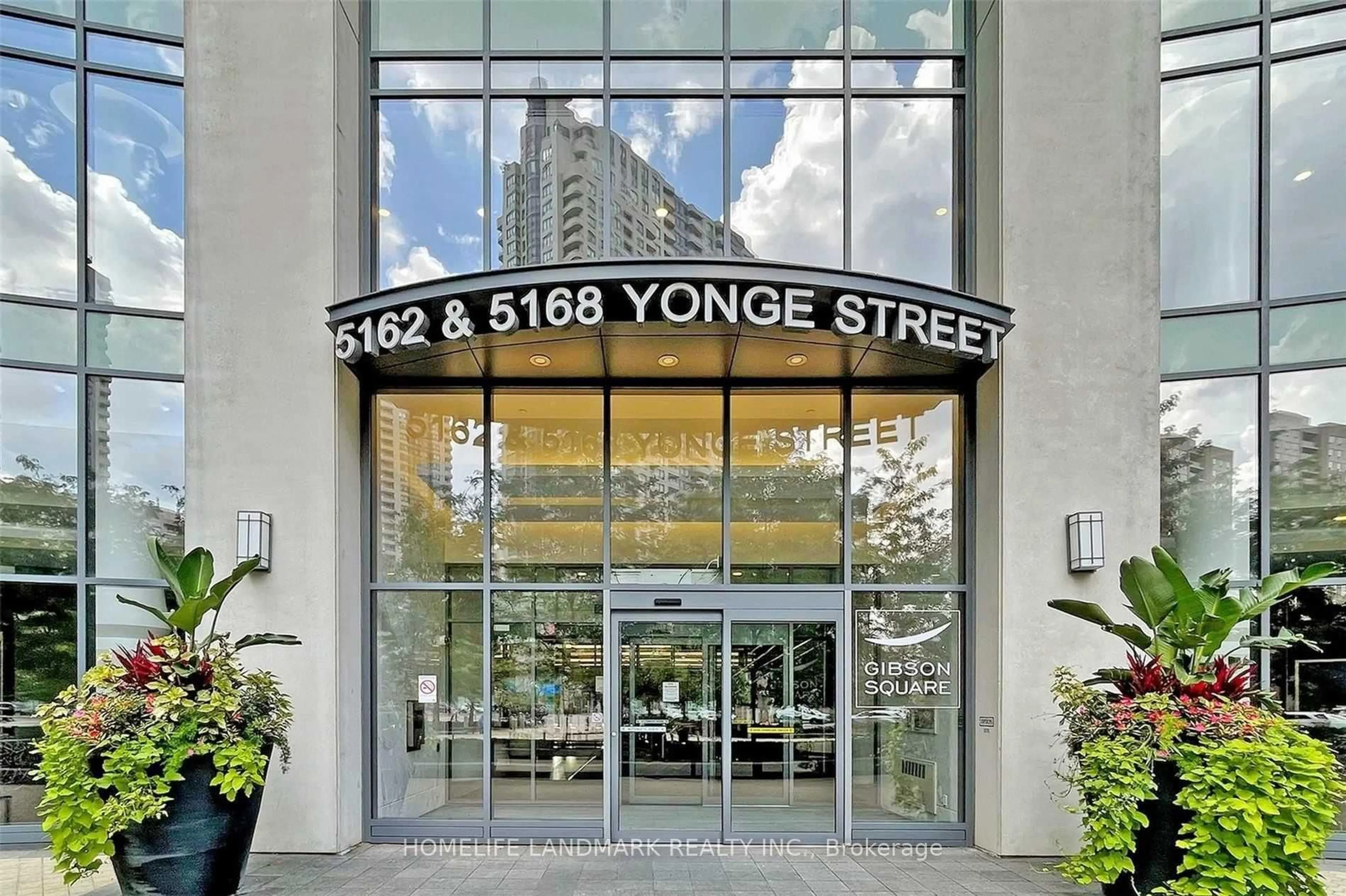Indoor foyer for 5162 Yonge St #2608, Toronto Ontario M2N 0E9