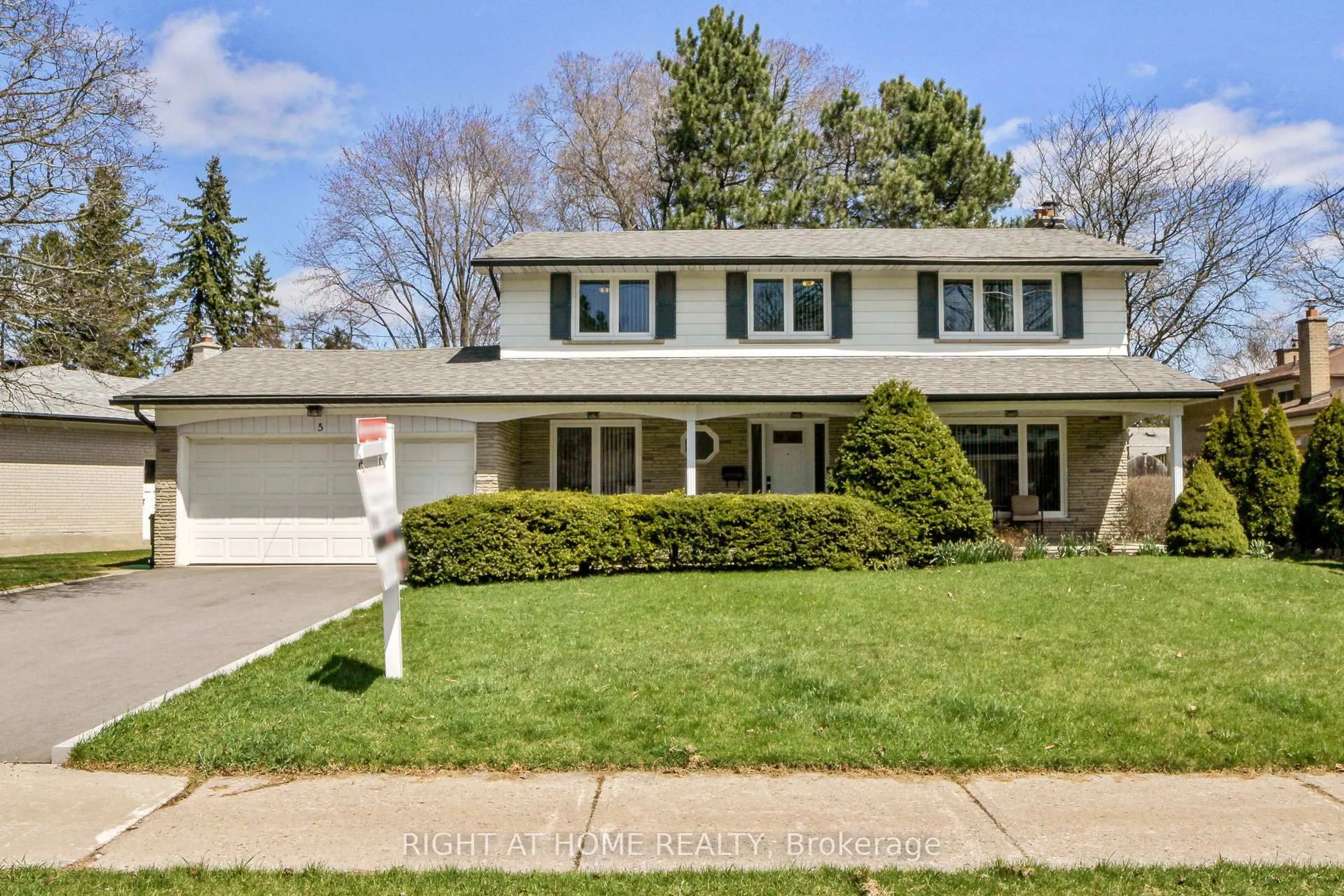 Home with vinyl exterior material, street for 5 Robinter Dr, Toronto Ontario M2M 3R1