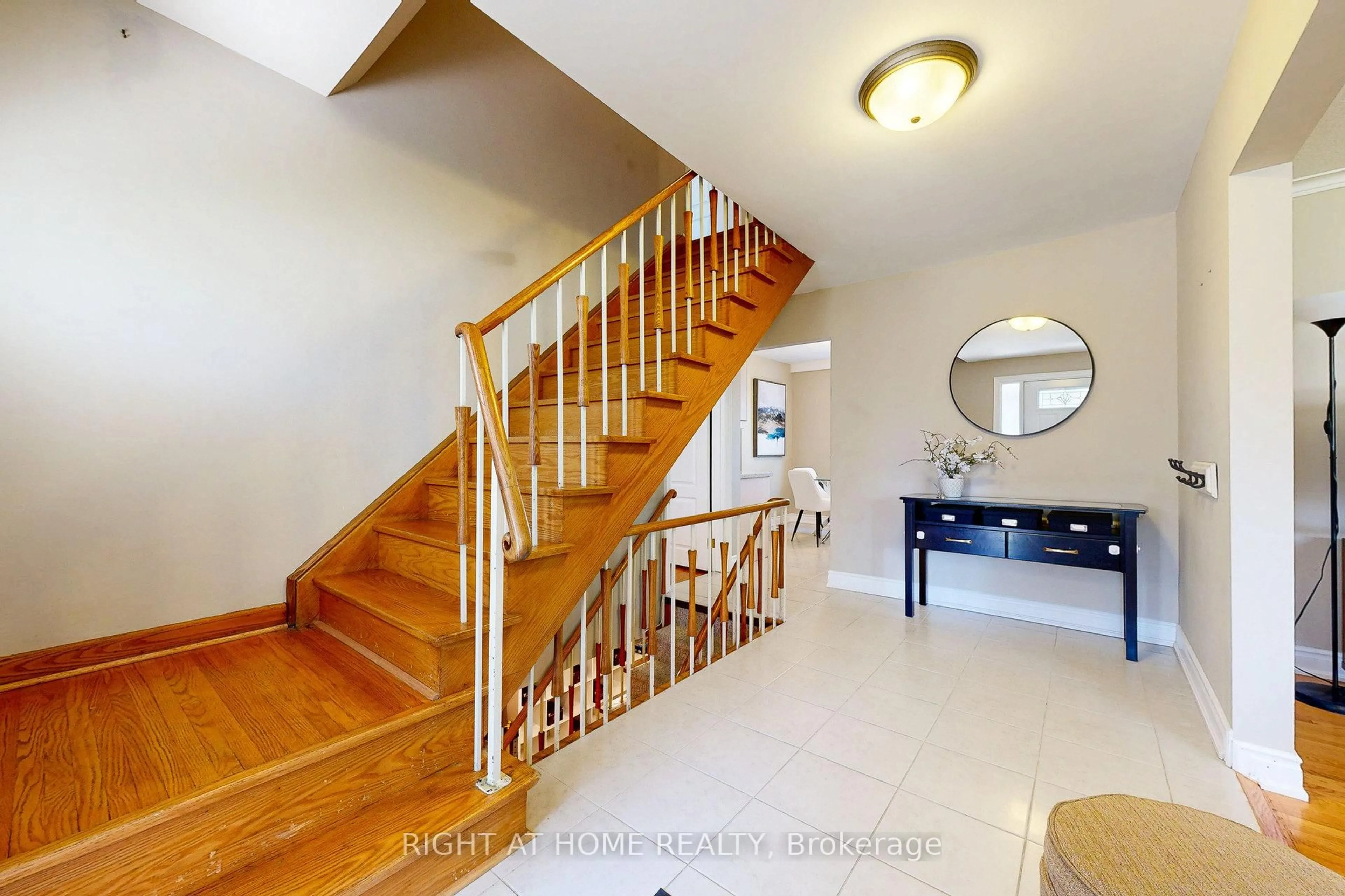 Unknown for 5 Robinter Dr, Toronto Ontario M2M 3R1