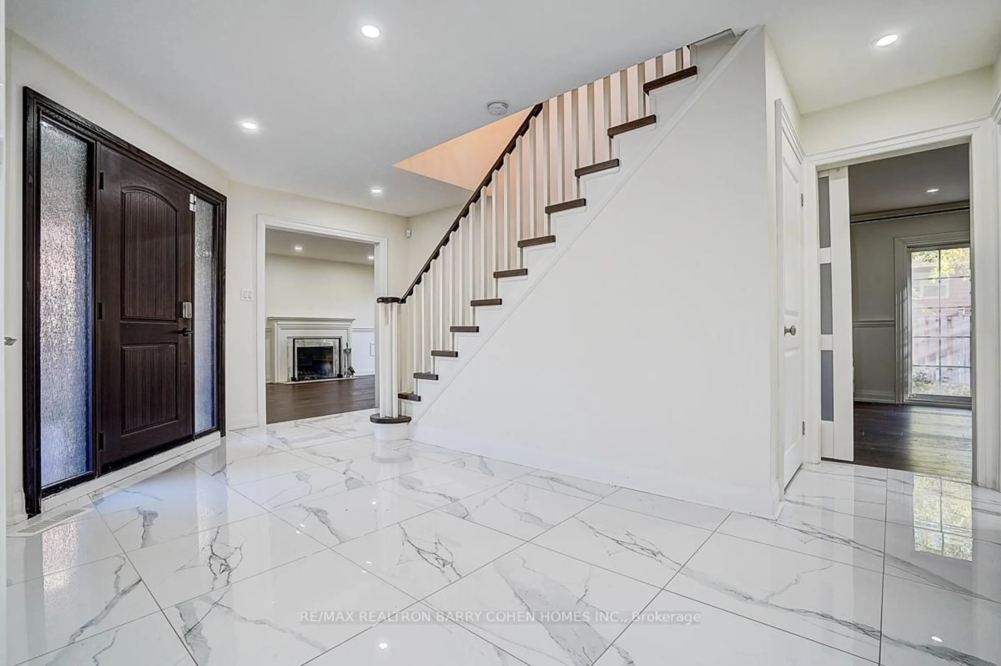 Unknown for 11 Elkpath Ave, Toronto Ontario M2L 2V9