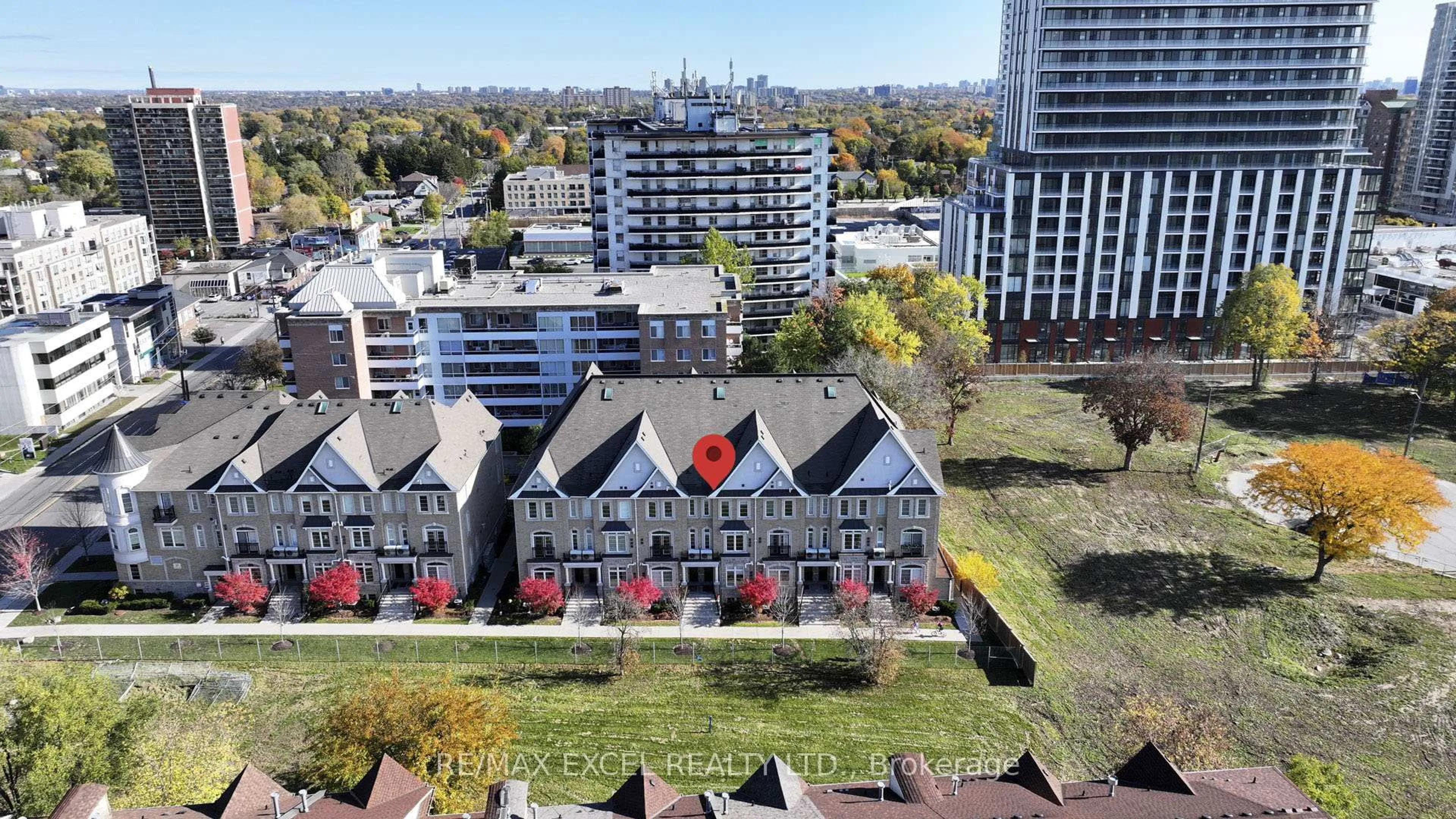 A pic from outside/outdoor area/front of a property/back of a property/a pic from drone, city buildings view from balcony for 39 Drewry Ave #8, Toronto Ontario M2M 0B4