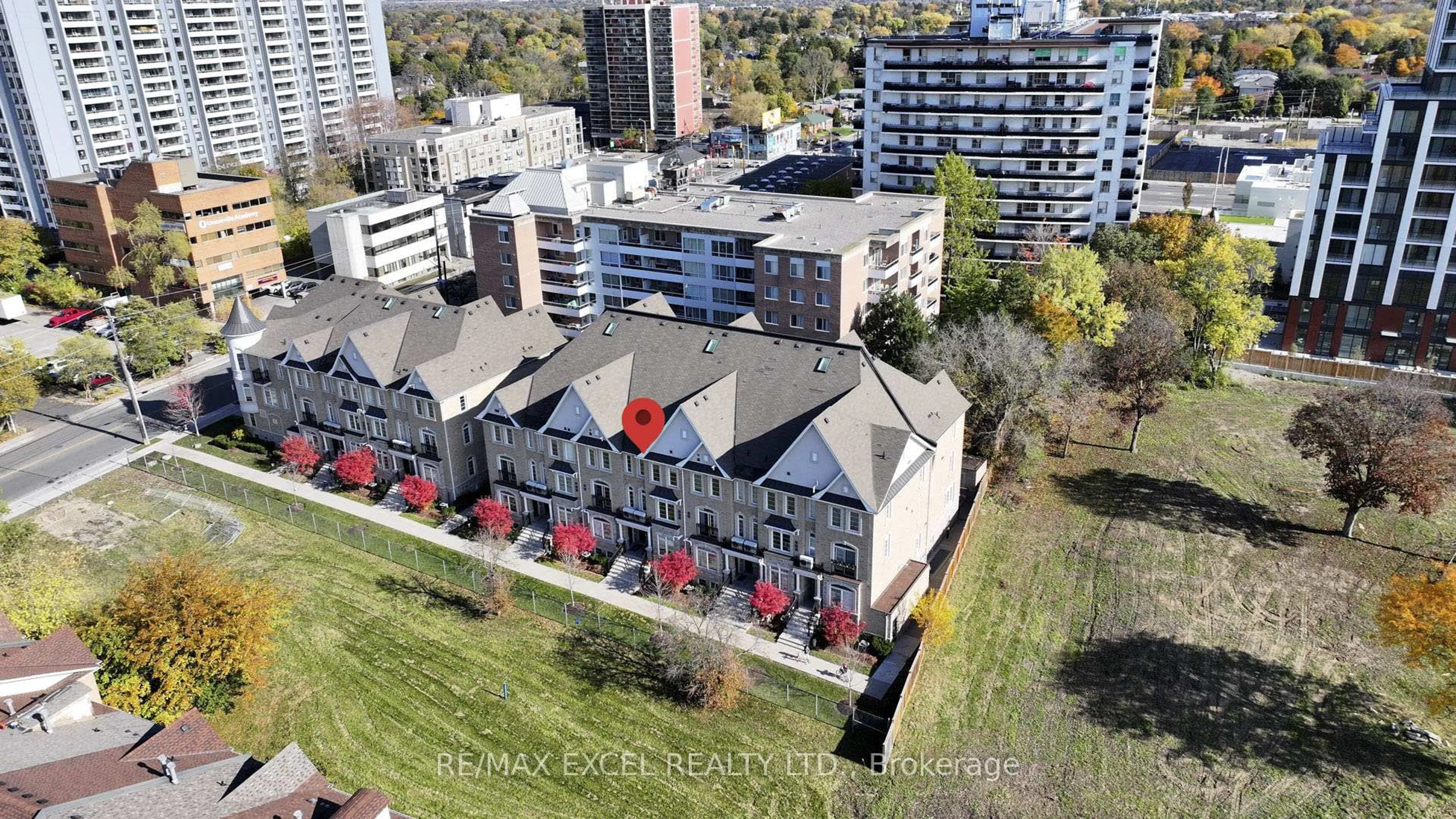 A pic from outside/outdoor area/front of a property/back of a property/a pic from drone, city buildings view from balcony for 39 Drewry Ave #8, Toronto Ontario M2M 0B4