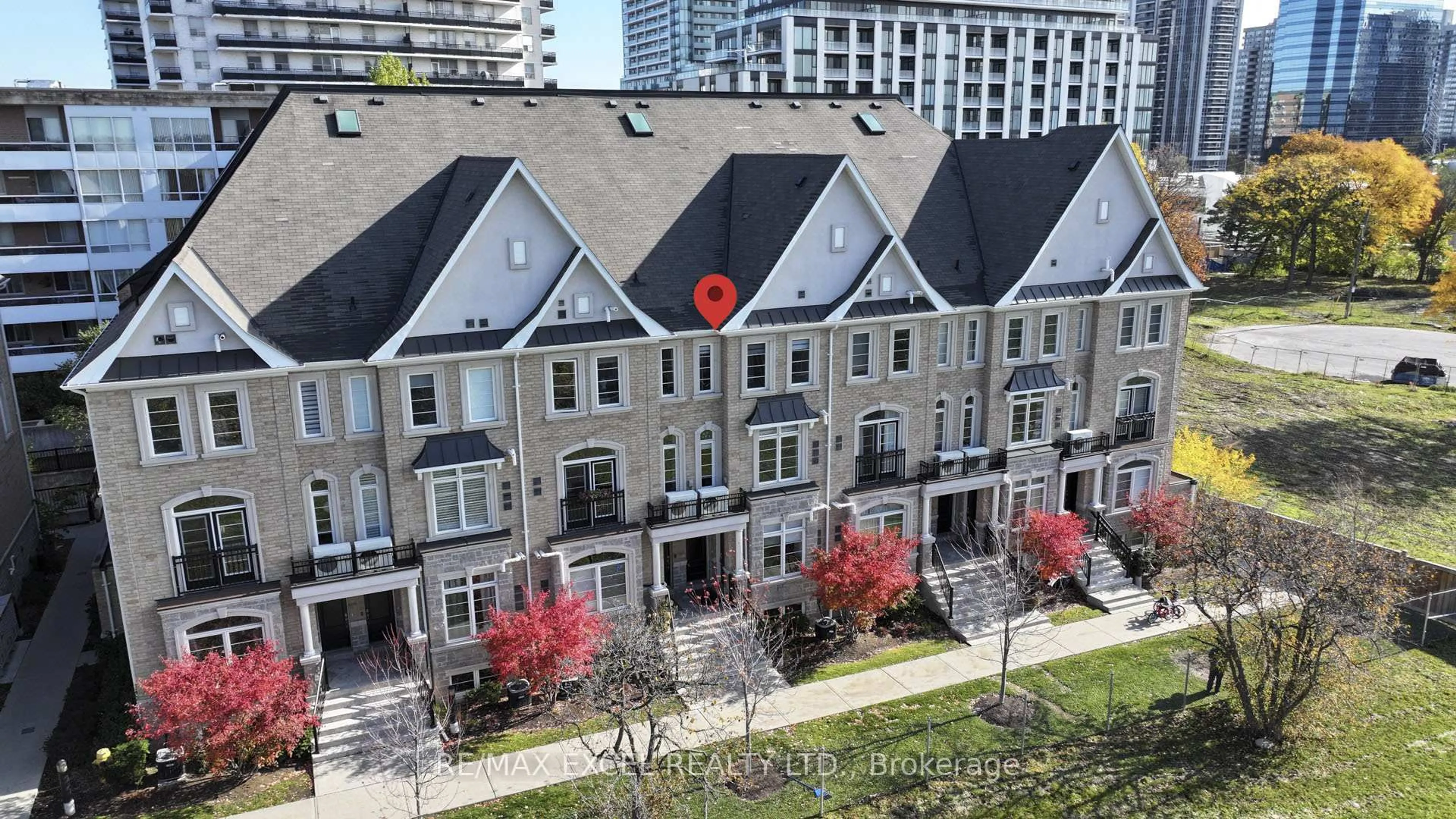 A pic from outside/outdoor area/front of a property/back of a property/a pic from drone, city buildings view from balcony for 39 Drewry Ave #8, Toronto Ontario M2M 0B4