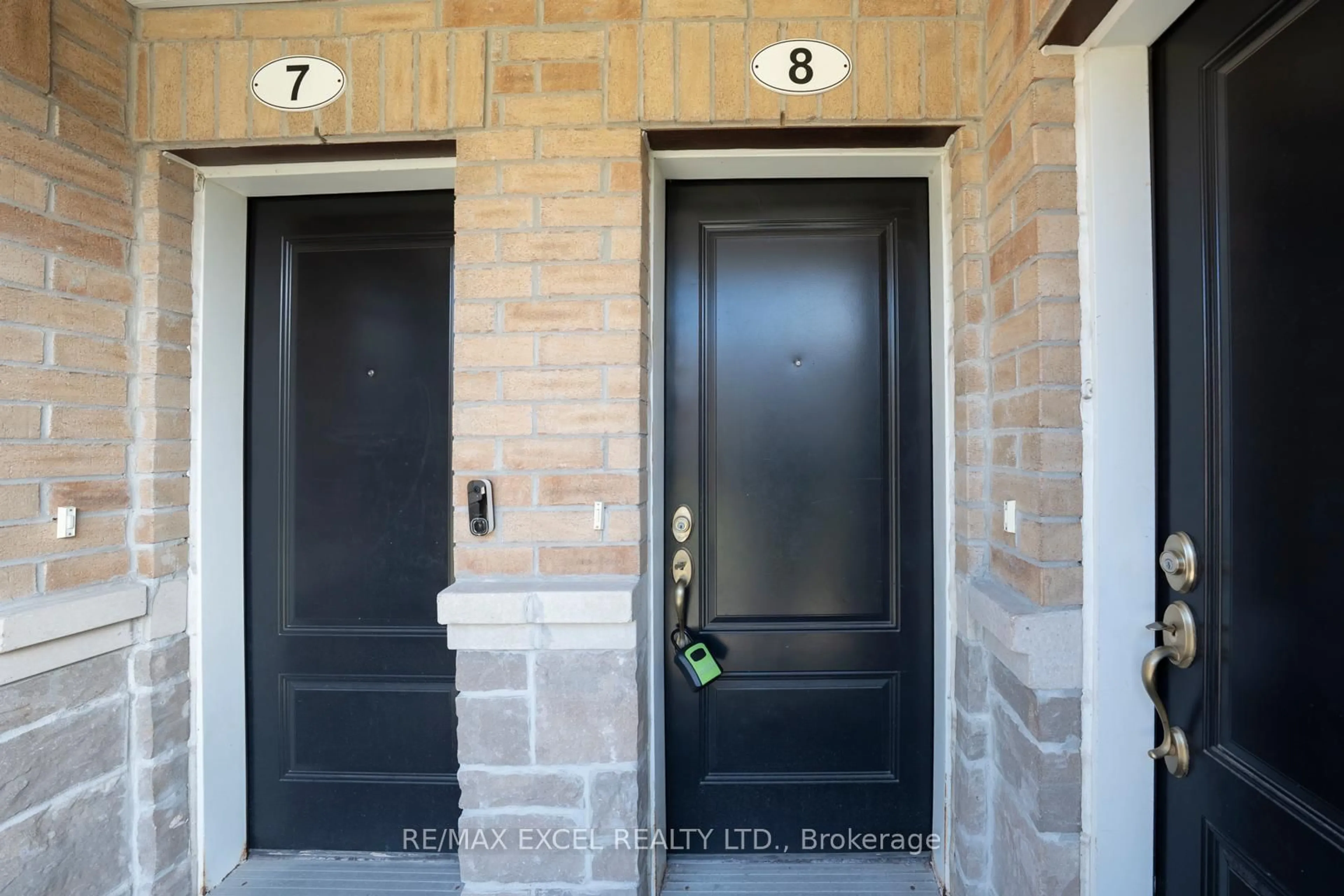 Indoor entryway for 39 Drewry Ave #8, Toronto Ontario M2M 0B4