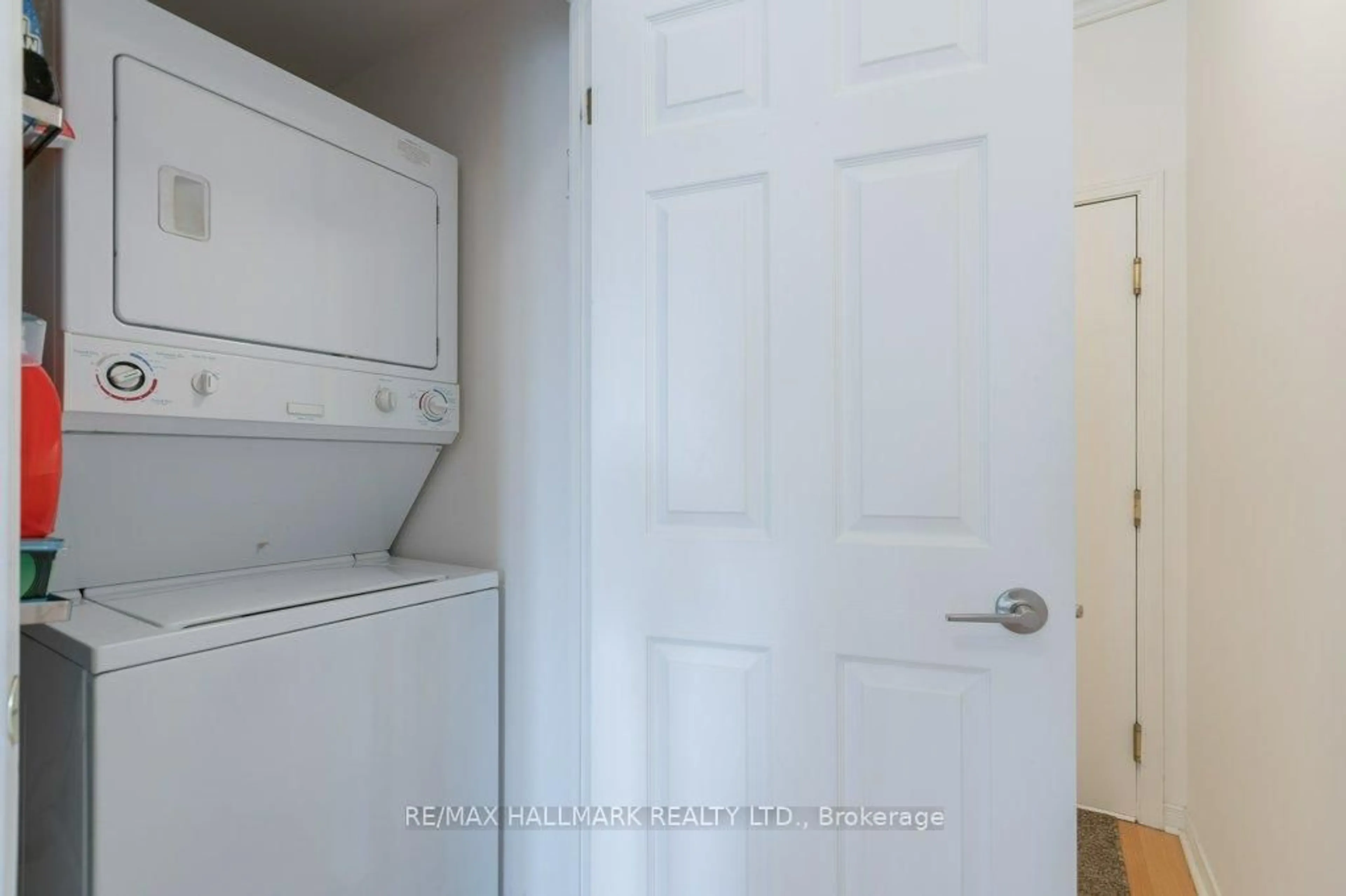 Laundry room for 120 Lombard St #701, Toronto Ontario M5C 3H5