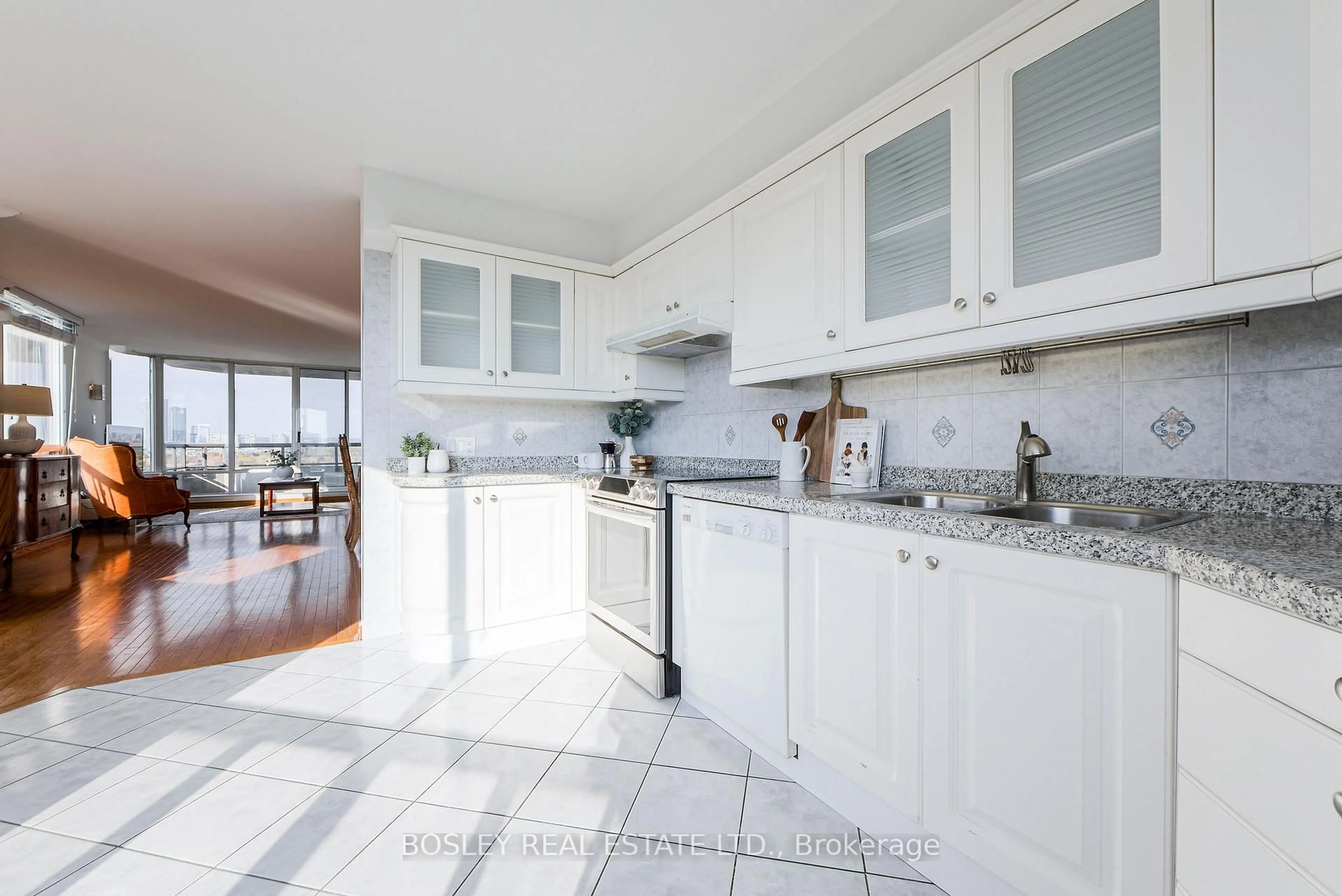 Unknown for 1131 Steeles Ave #1511, Toronto Ontario M2R 3W8