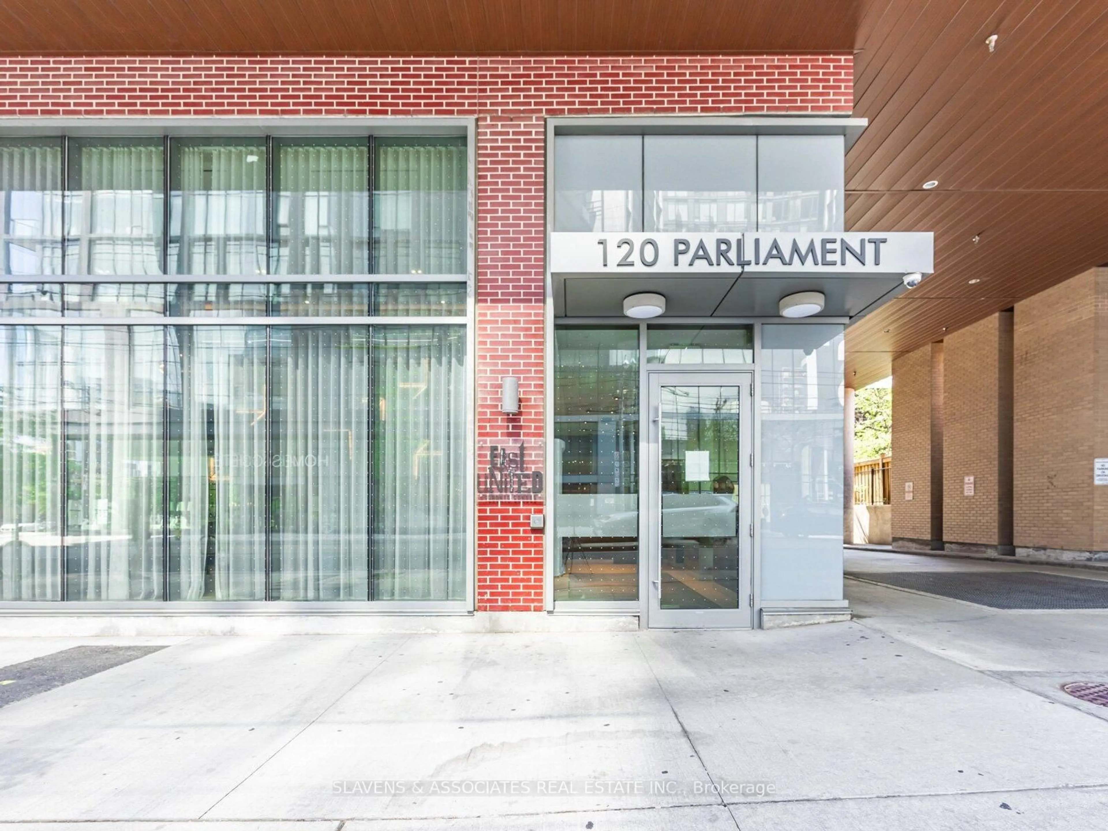 Indoor foyer for 120 Parliament St #2202, Toronto Ontario M5A 0N6