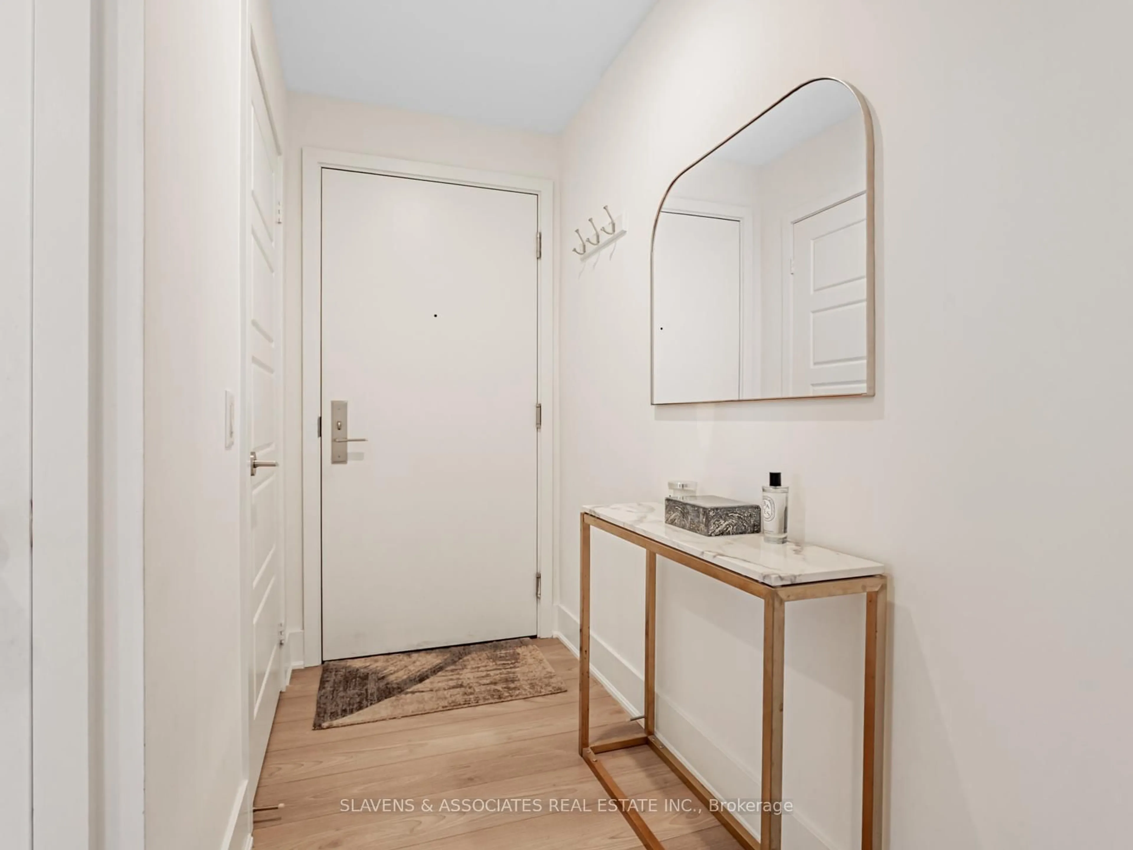 Indoor entryway for 120 Parliament St #2202, Toronto Ontario M5A 0N6
