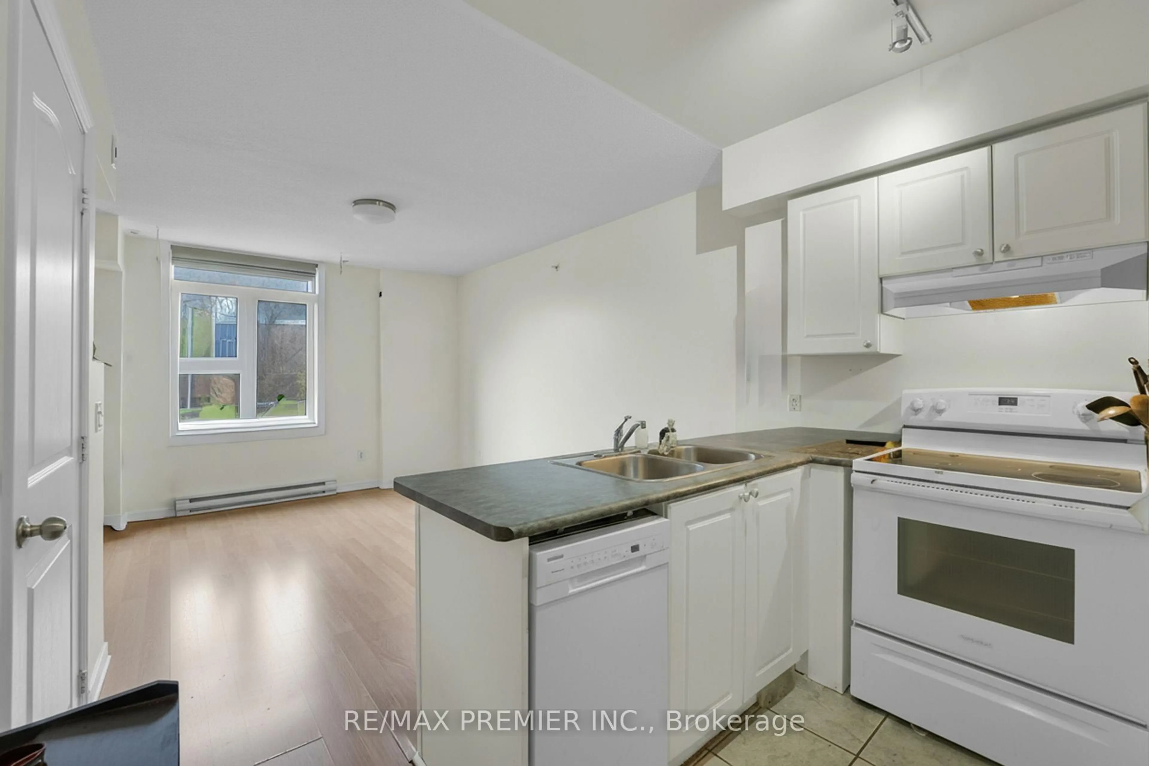 Standard kitchen, floor is not visible for 27 Sudbury St #2704, Toronto Ontario M6J 3W6
