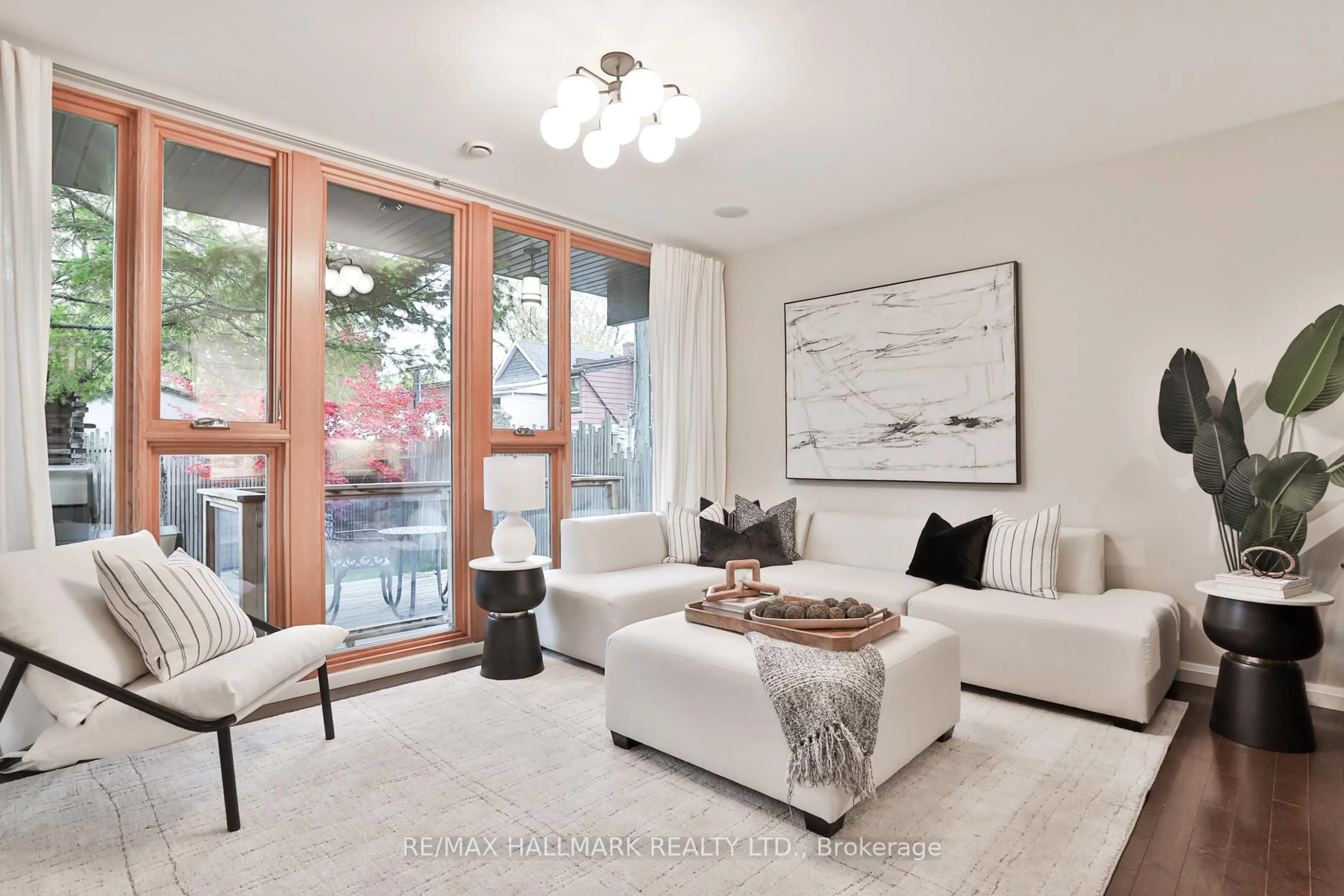 Living room with furniture, unknown for 95 Ilford Rd, Toronto Ontario M6G 2H4