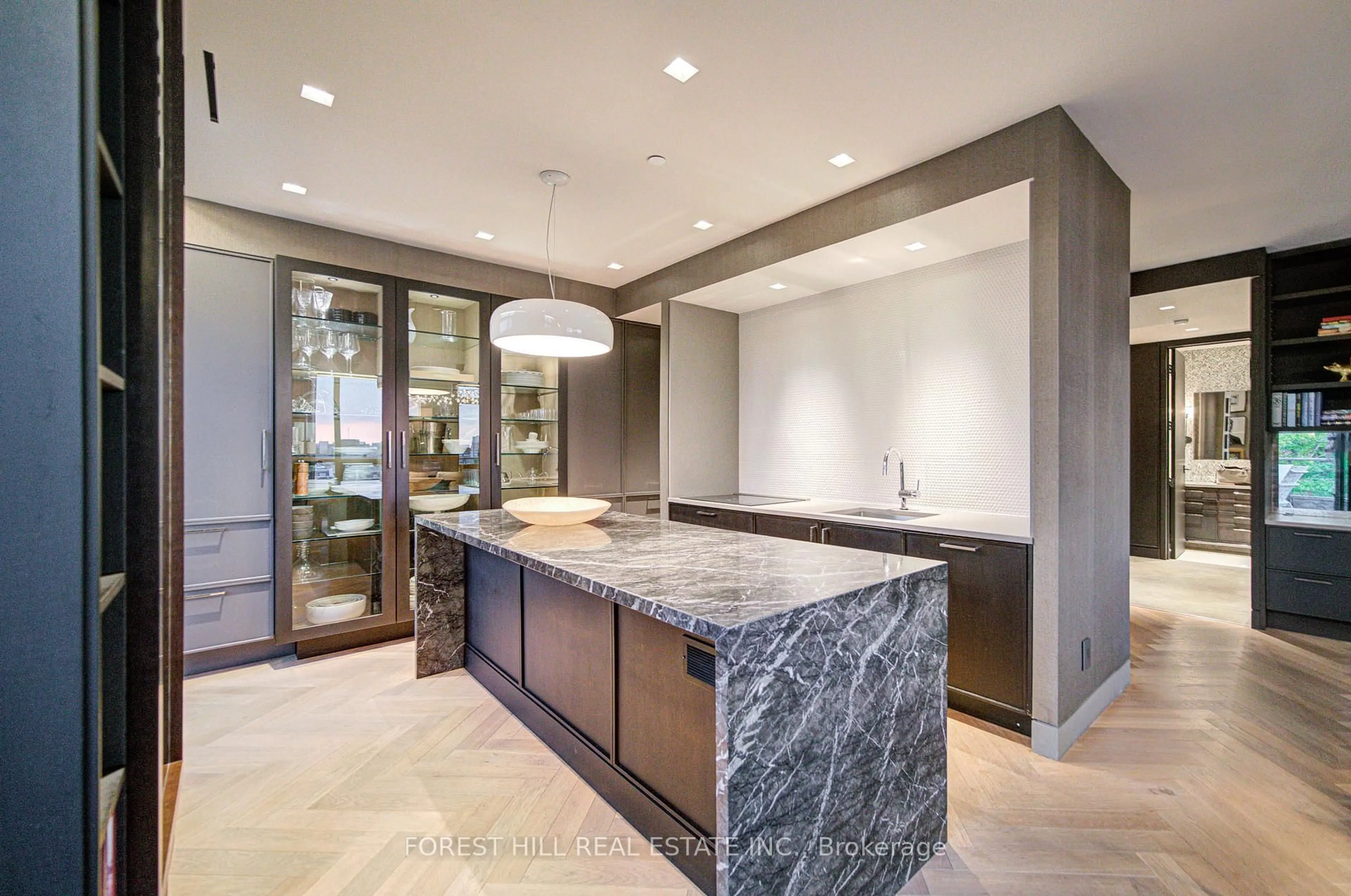Contemporary kitchen, unknown for 377 Madison Ave #706, Toronto Ontario M4V 3E1
