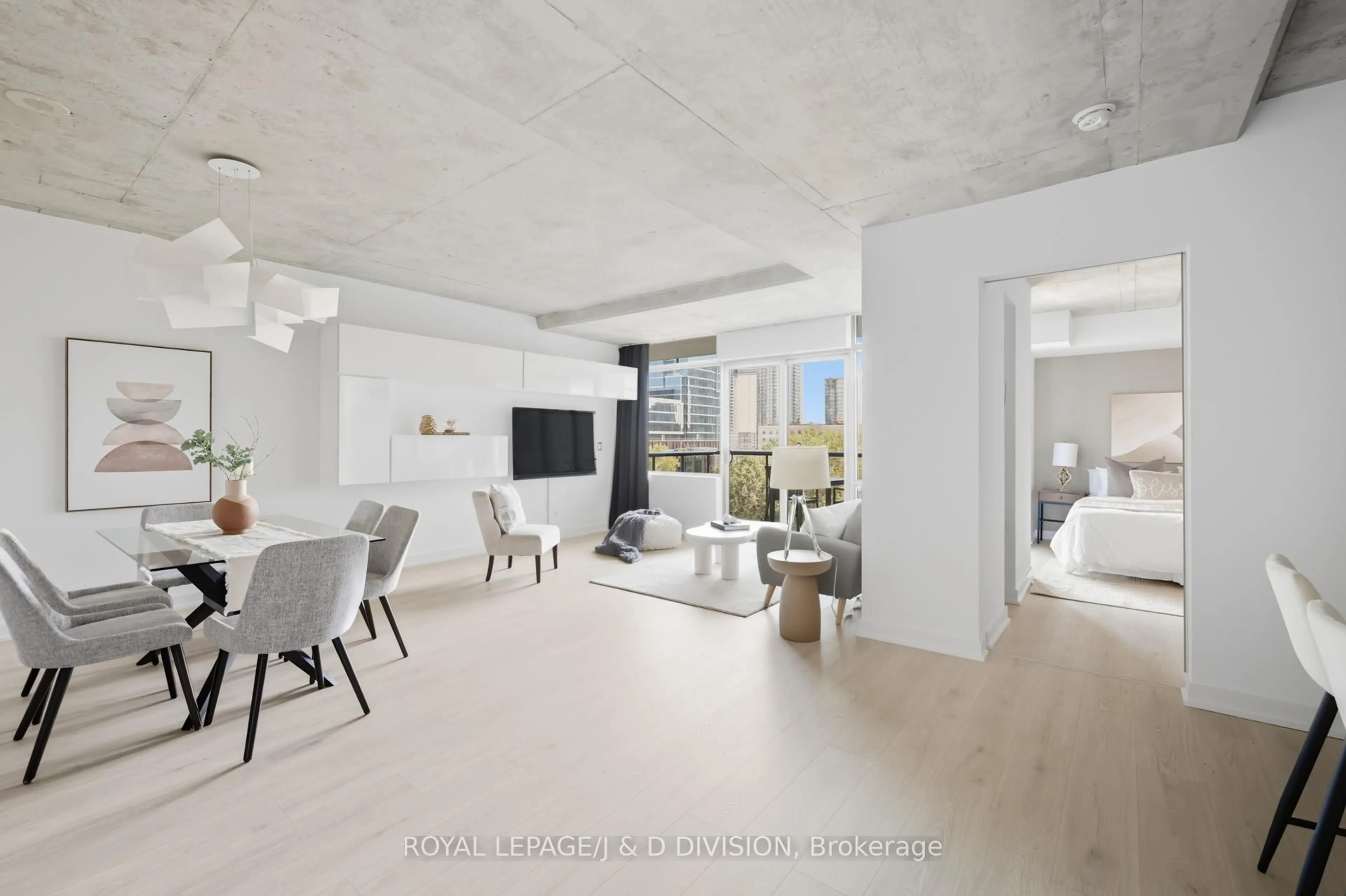 Living room with furniture, unknown for 55 Stewart St #828, Toronto Ontario M5V 2V1