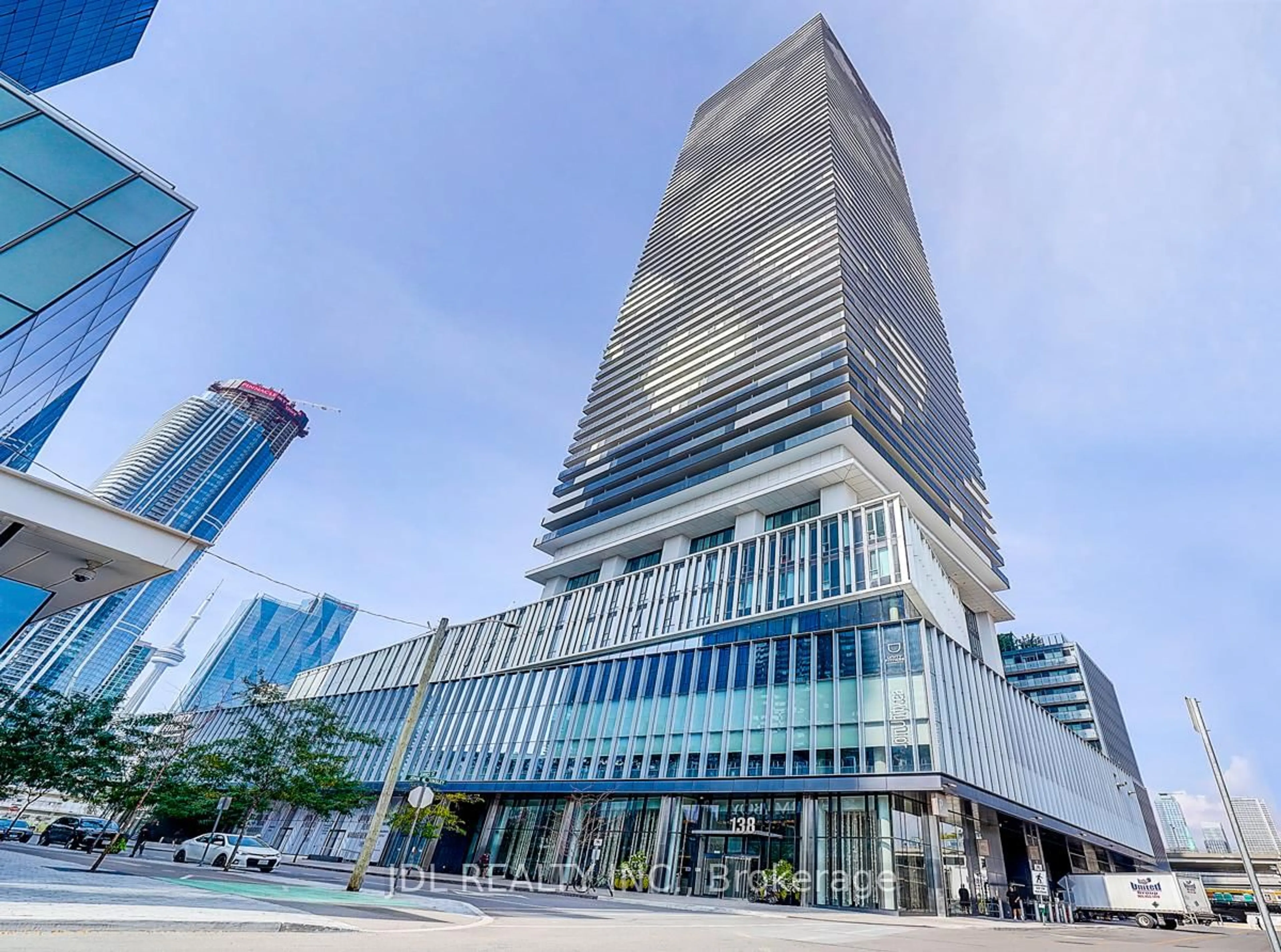 Indoor foyer for 138 Downes St #5103, Toronto Ontario M5E 0E4