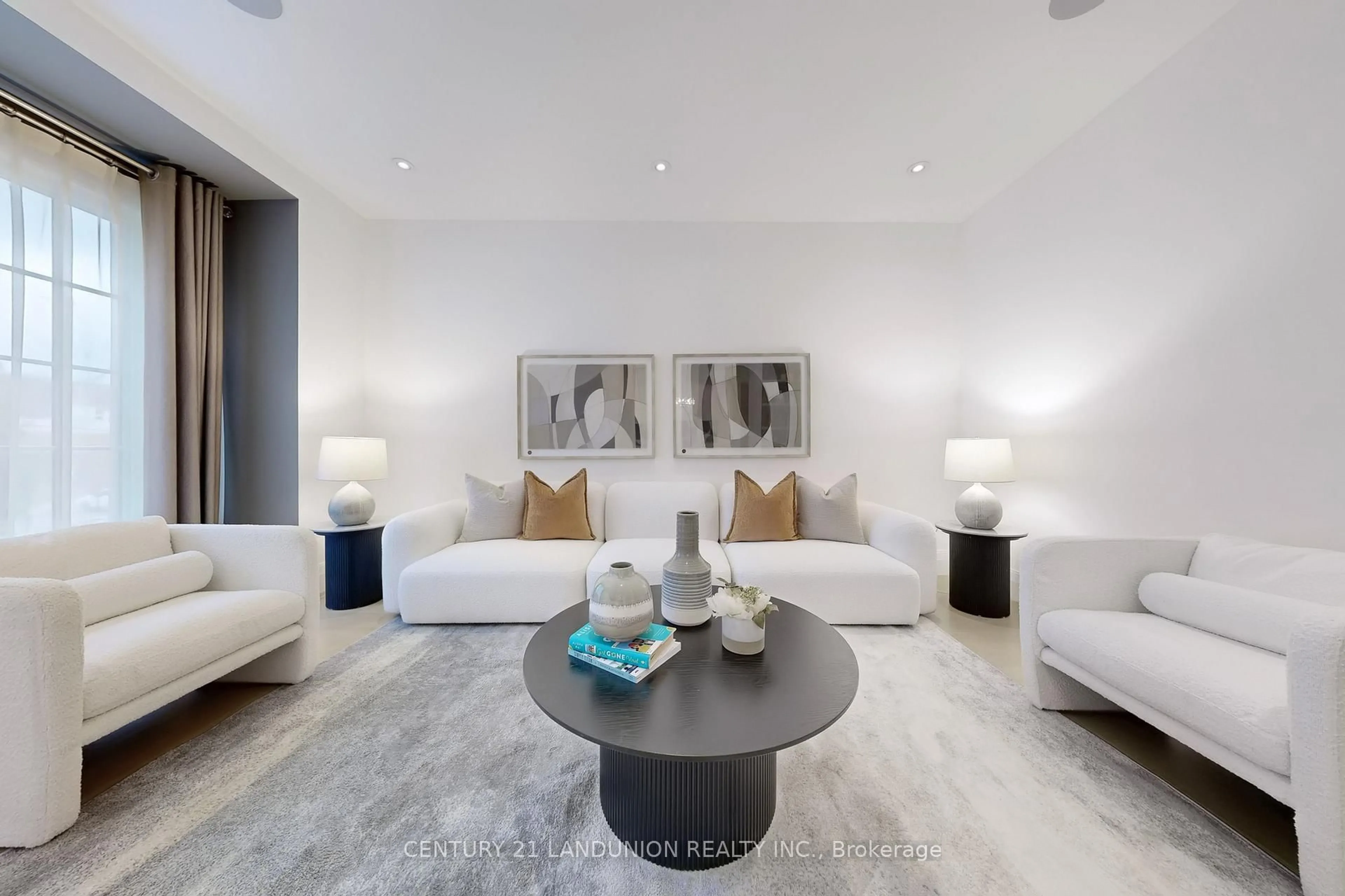 Living room with furniture, unknown for 46 Elmsthorpe Ave, Toronto Ontario M5P 2L7