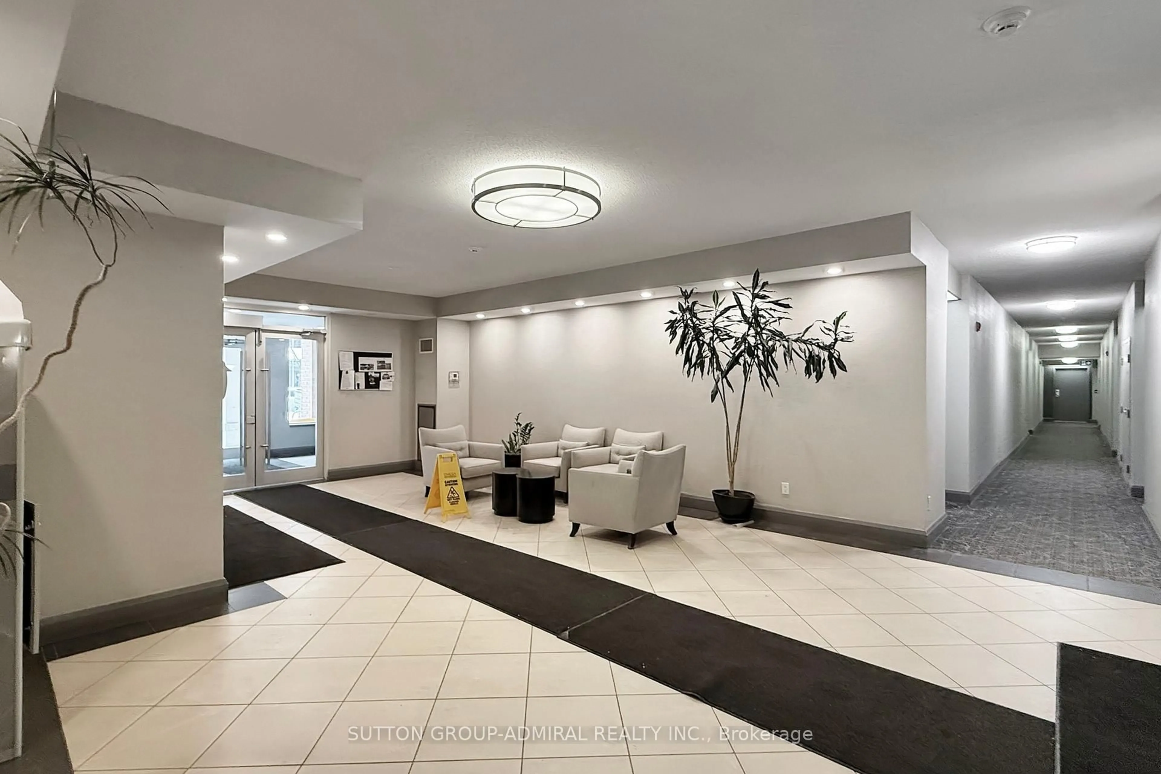 Lobby for 1000 King St #321, Toronto Ontario M6K 3N1