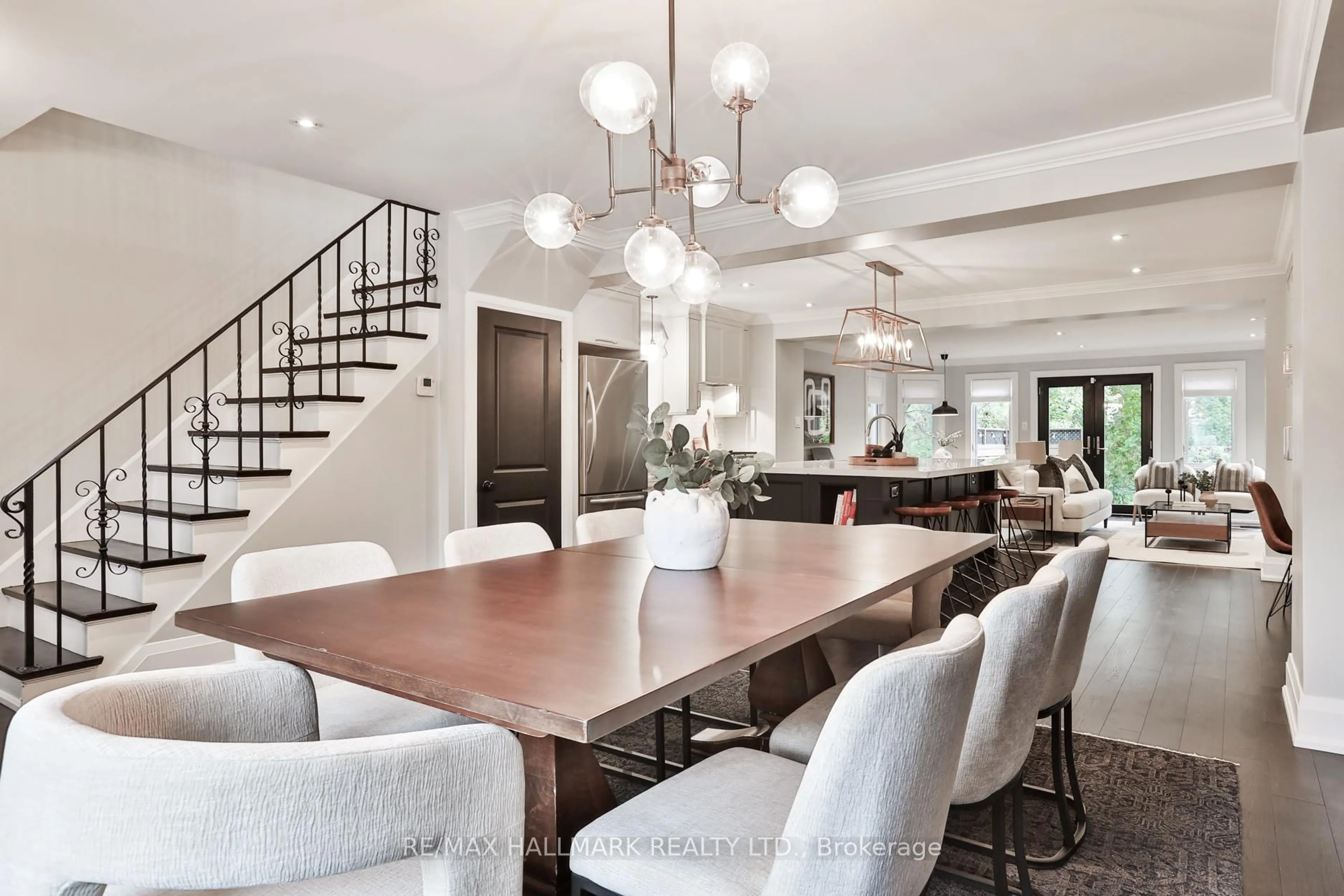 Dining room, unknown for 122 Wilson Ave, Toronto Ontario M5M 3A1