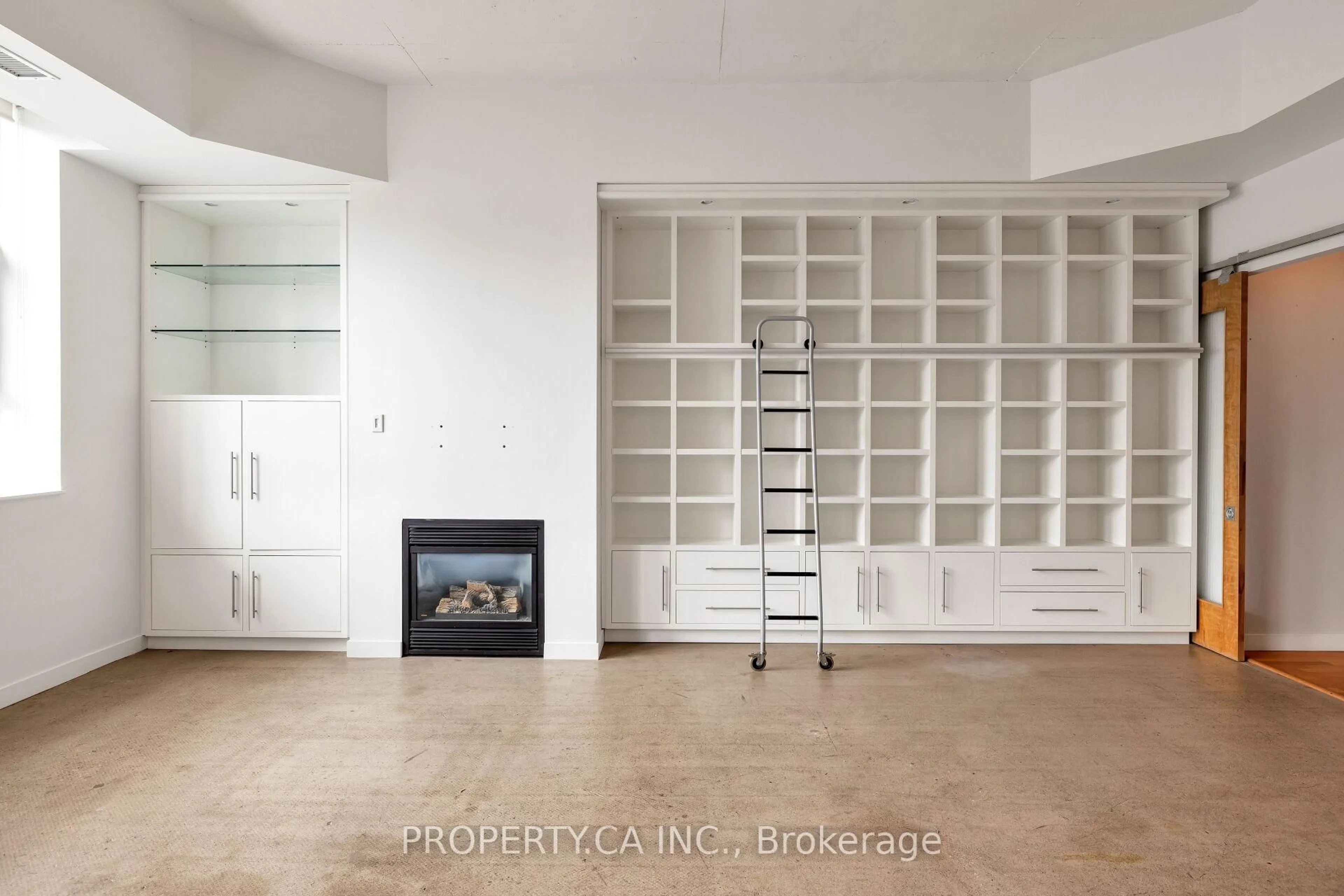 Unknown for 155 Dalhousie St #1017, Toronto Ontario M5B 2P7