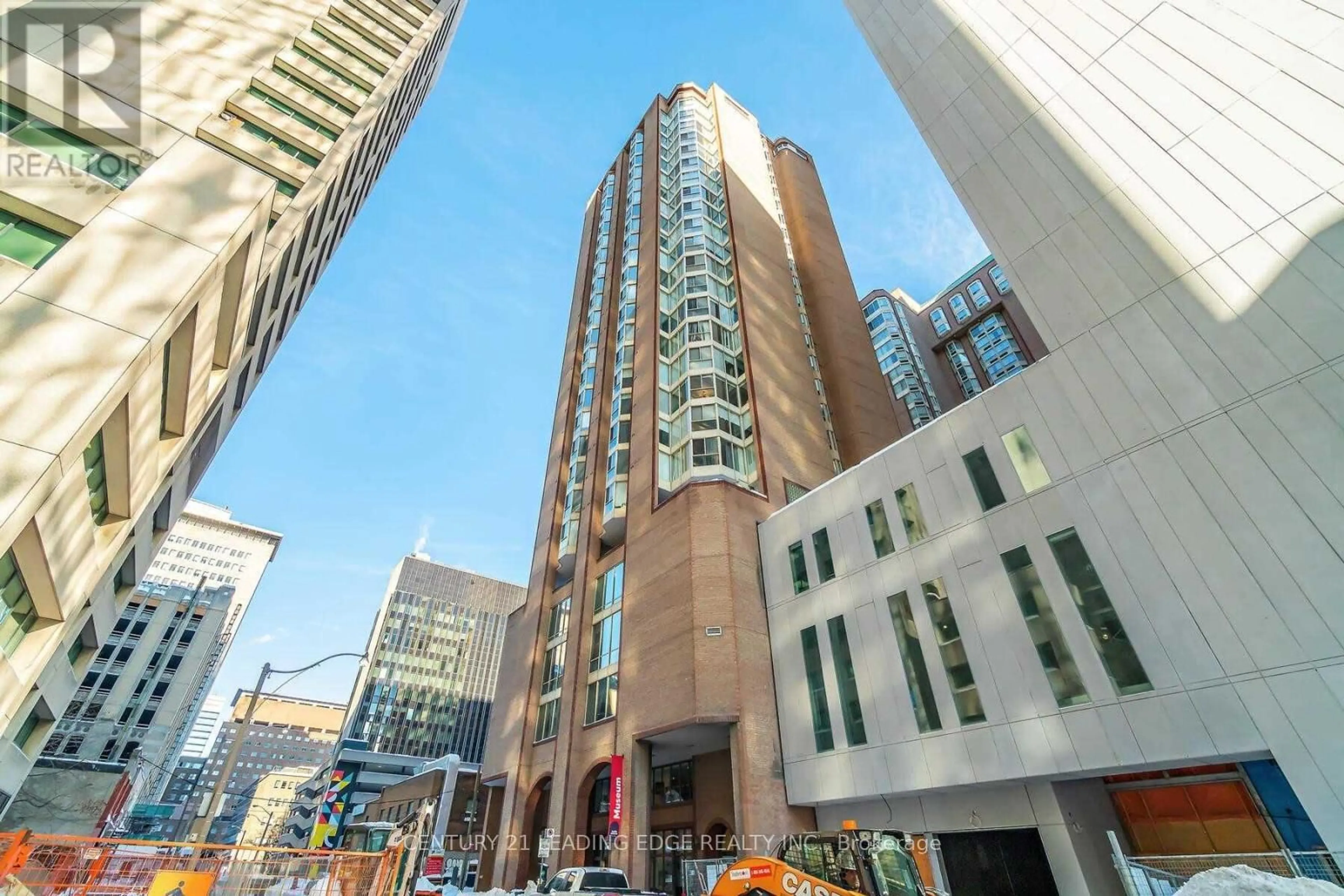 Indoor foyer for 55 Centre Ave #901, Toronto Ontario M5G 2H5
