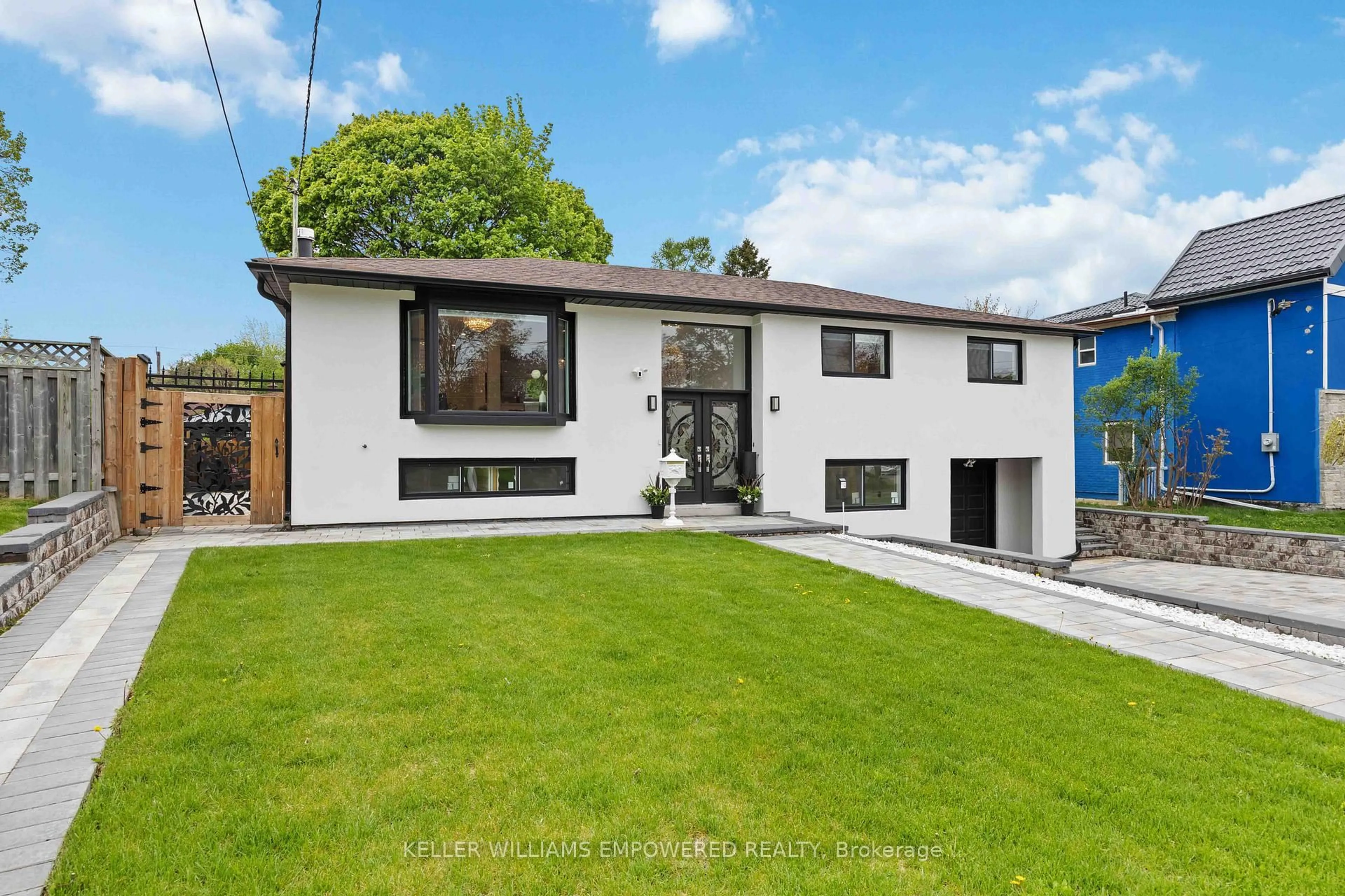 A pic from outside/outdoor area/front of a property/back of a property/a pic from drone, street for 112 Kingslake Rd, Toronto Ontario M2J 3E8