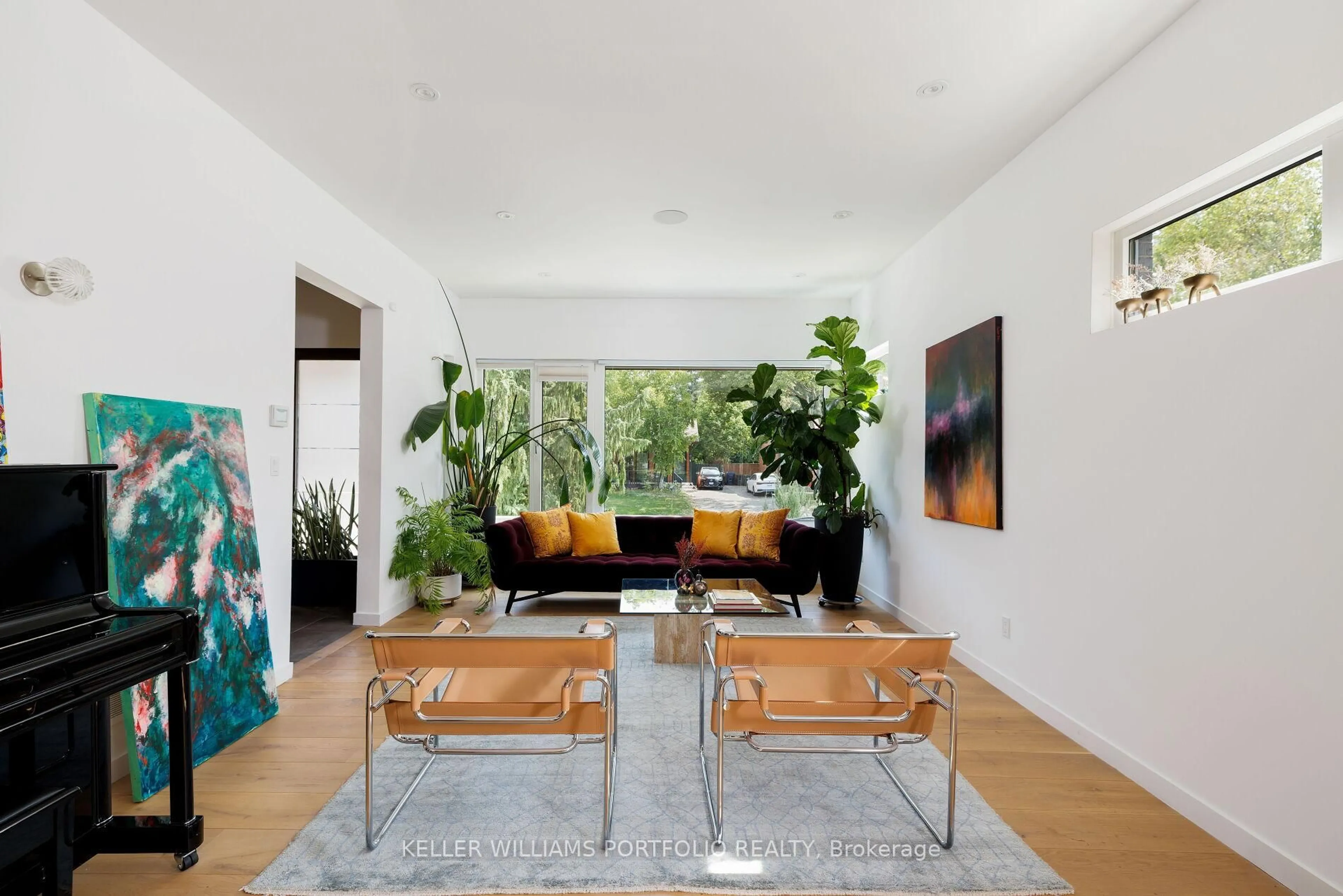 Living room with furniture, unknown for 42 Talwood Dr, Toronto Ontario M3B 2P5