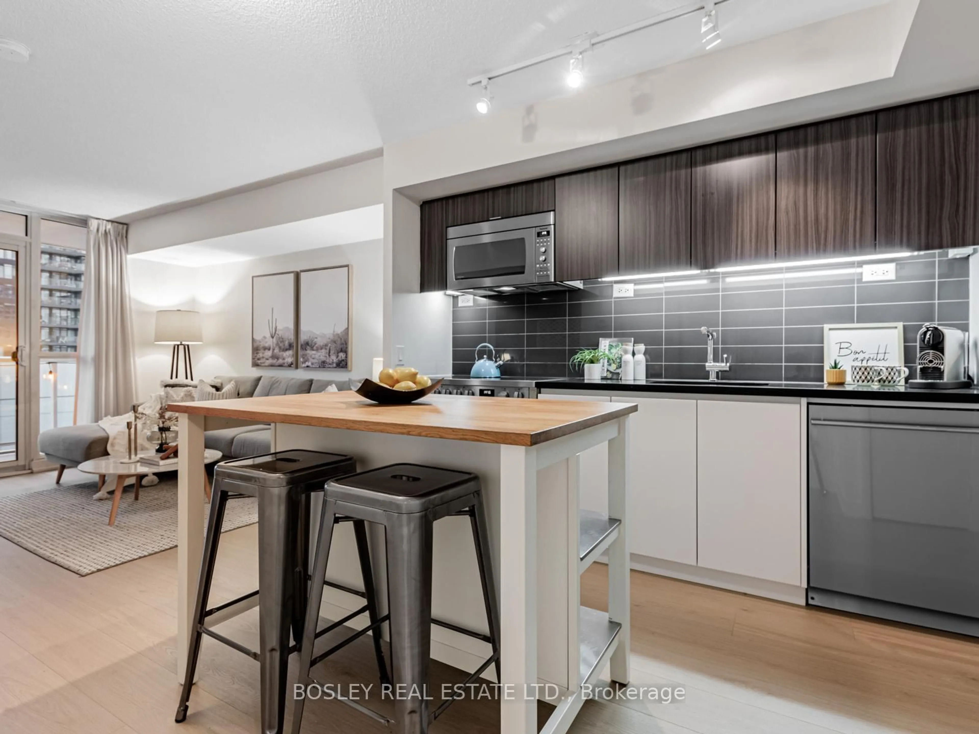 Open concept kitchen, unknown for 75 Queens Wharf Rd #811, Toronto Ontario M5V 0J8